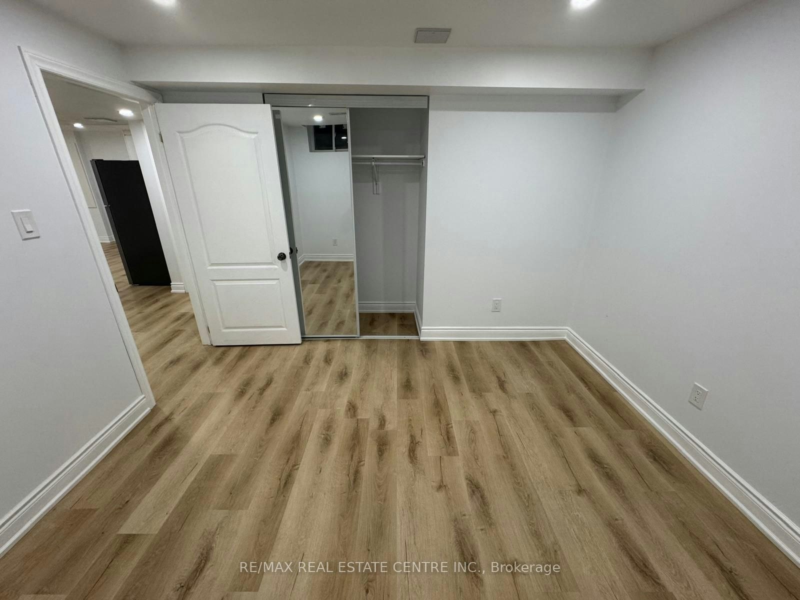 BSMT-155 Waller Street, Whitby, ON, L1R 2P7 - 18
