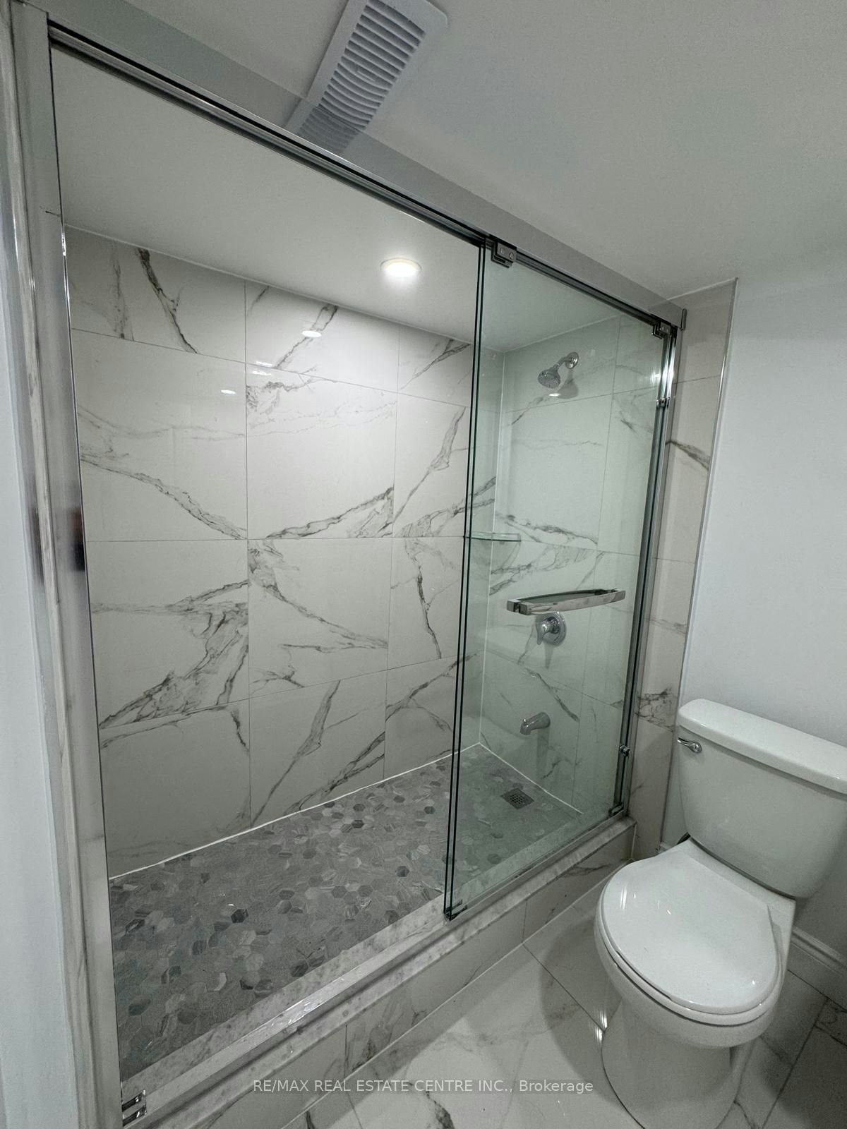 BSMT-155 Waller Street, Whitby, ON, L1R 2P7 - 24