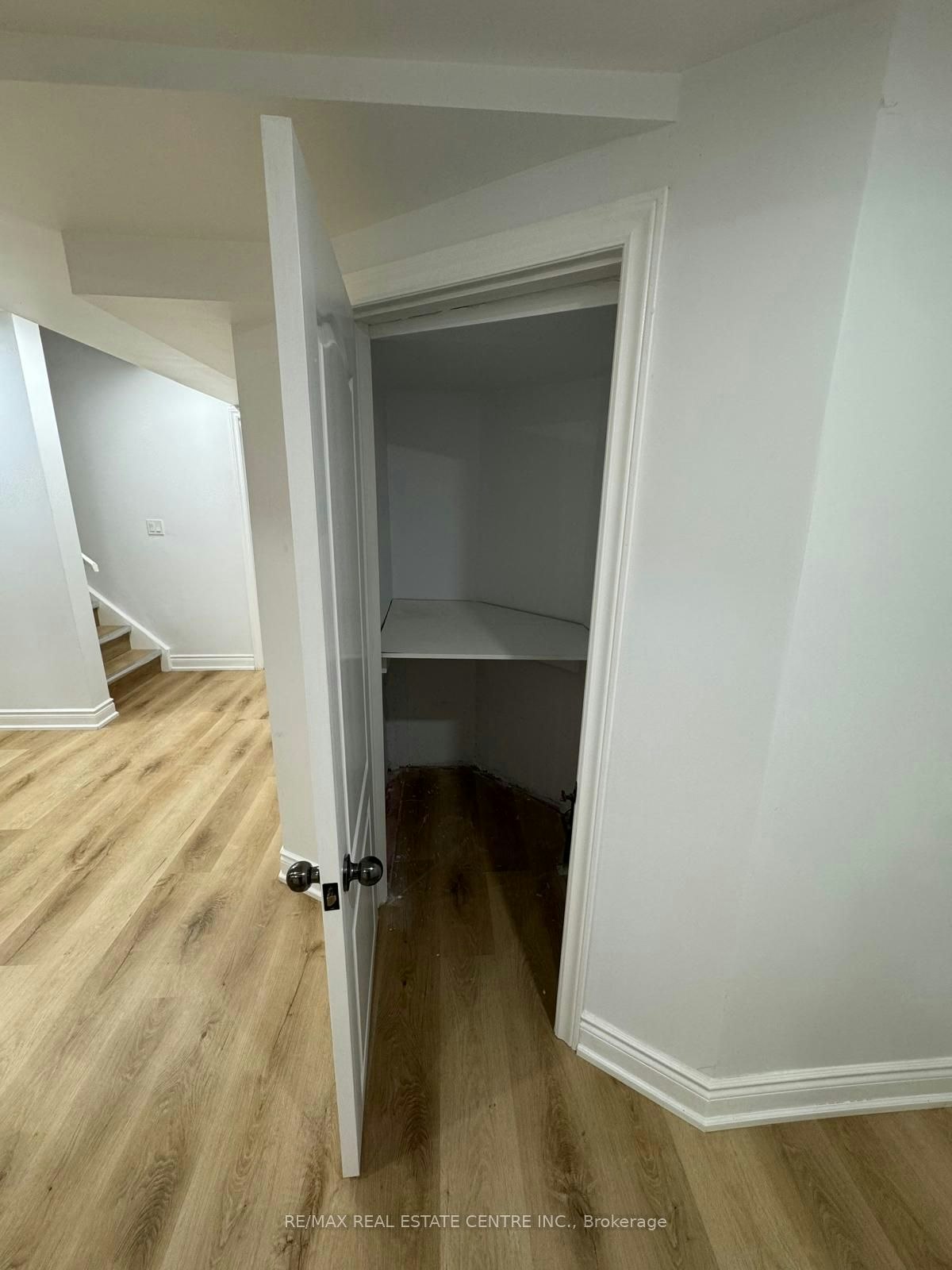 BSMT-155 Waller Street, Whitby, ON, L1R 2P7 - 3