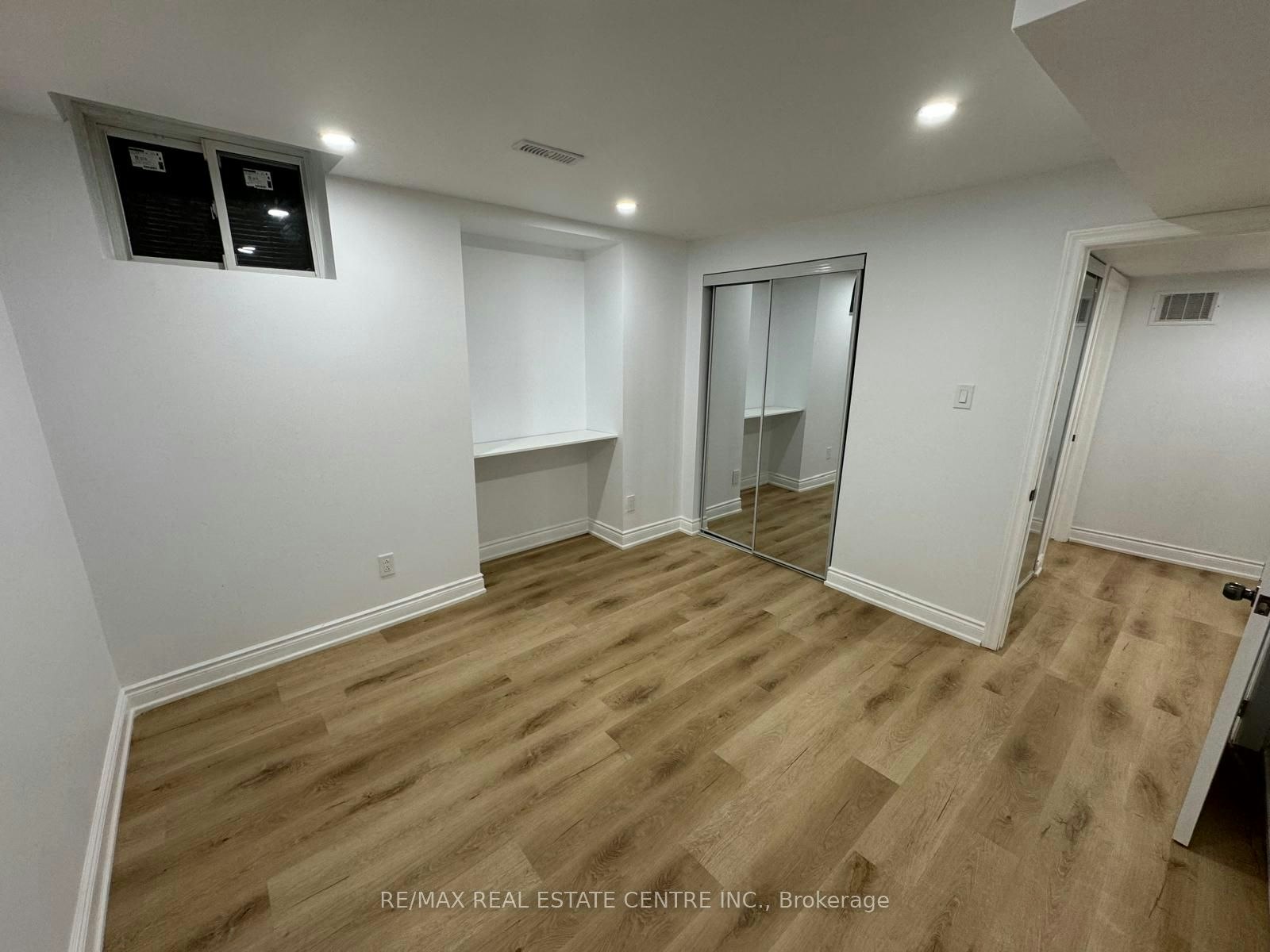 BSMT-155 Waller Street, Whitby, ON, L1R 2P7 - 8