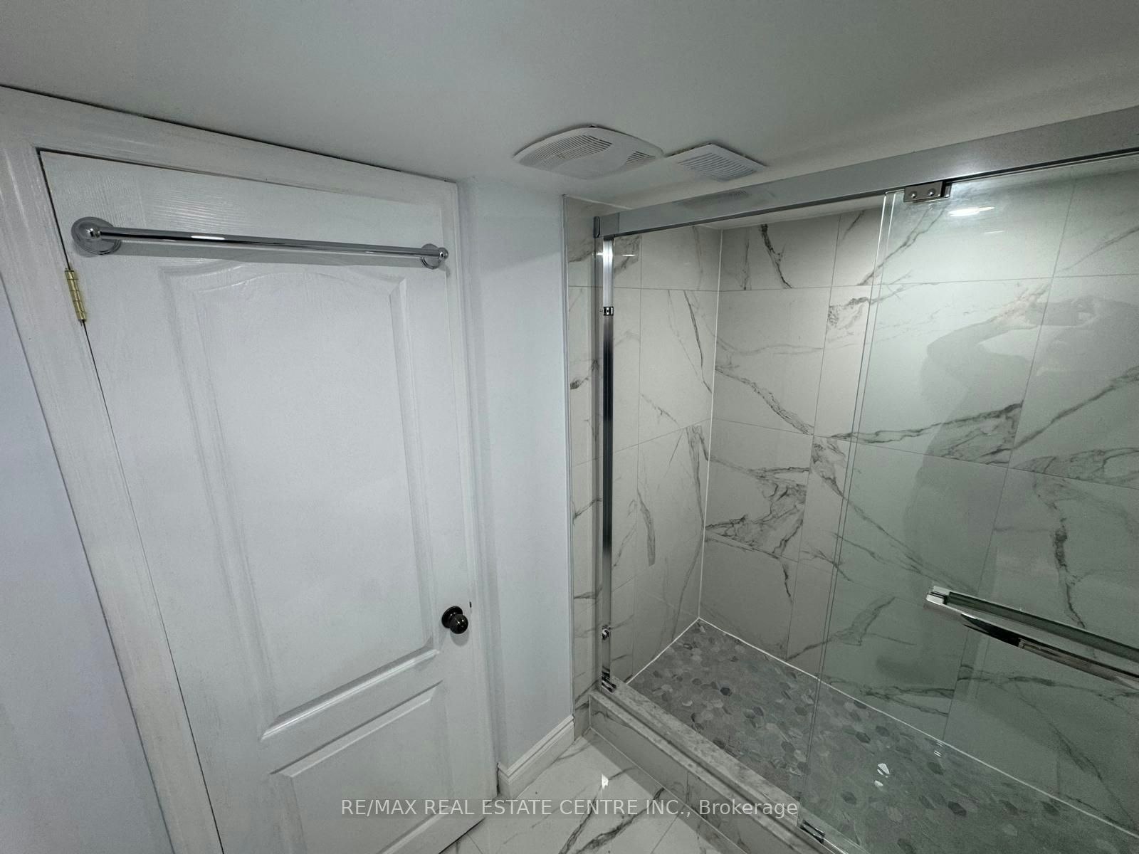 BSMT-155 Waller Street, Whitby, ON, L1R 2P7 - 5