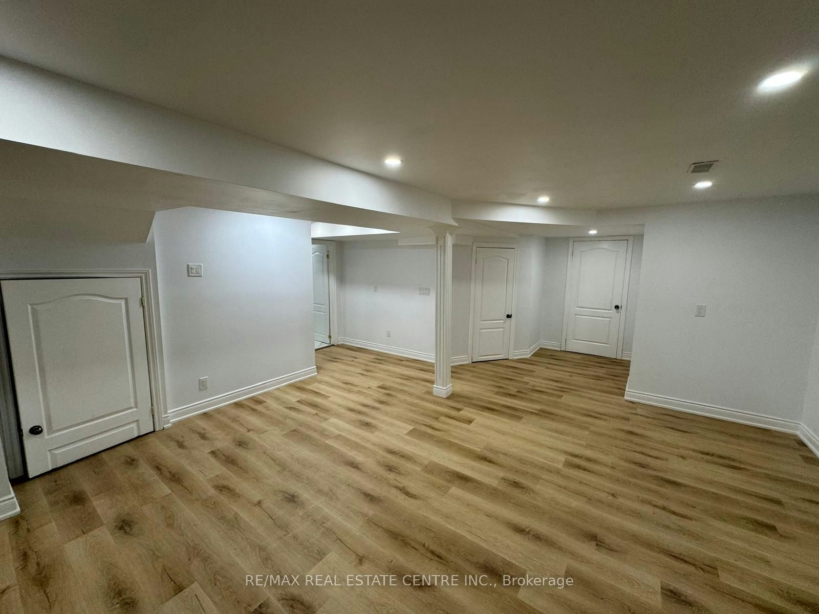BSMT-155 Waller Street, Whitby, ON, L1R 2P7 - 16