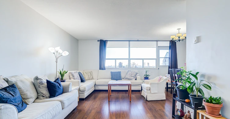 812-2550 Pharmacy Avenue, Toronto, ON, M1W 1H9 - 5