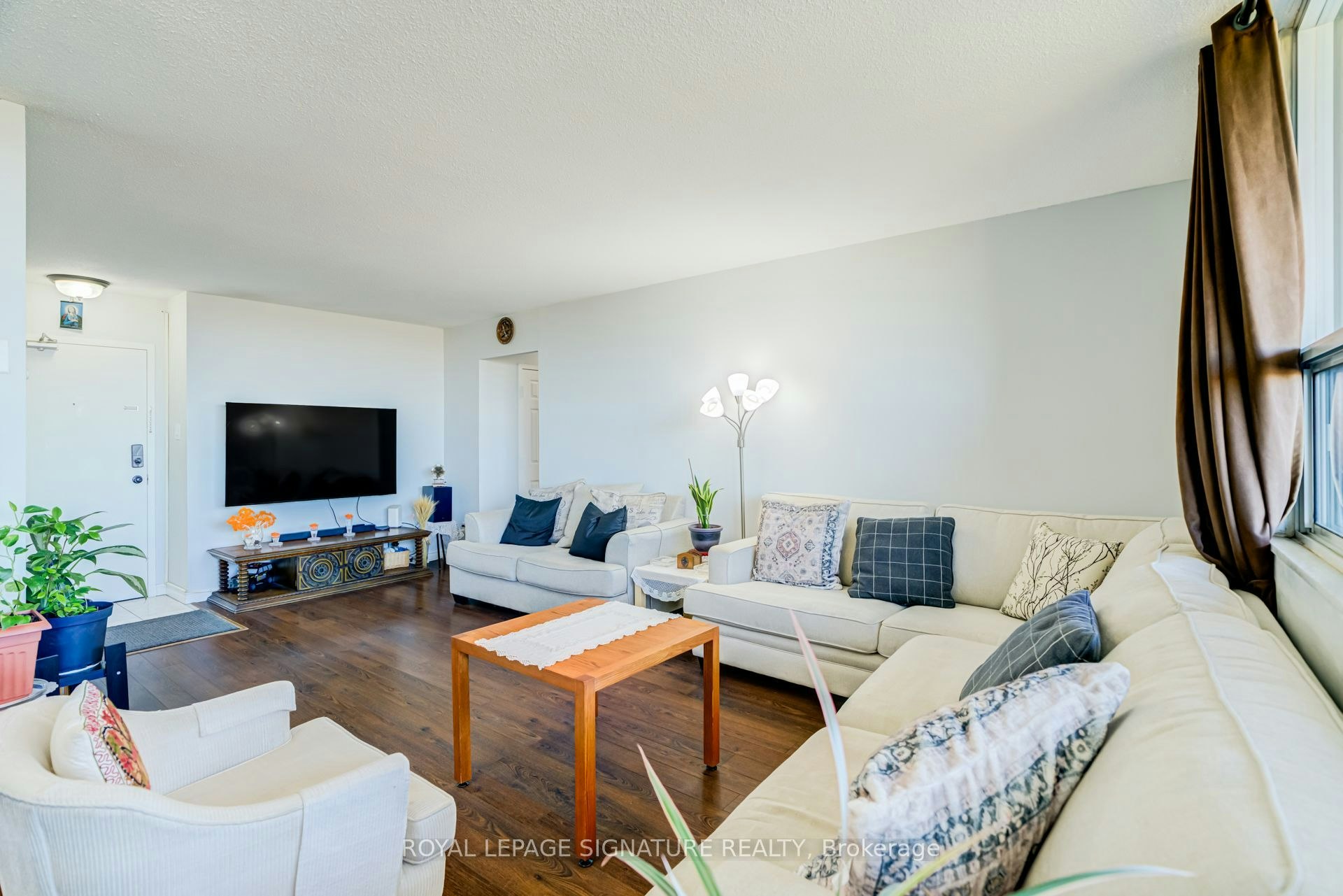 812-2550 Pharmacy Avenue, Toronto, ON, M1W 1H9 - 8