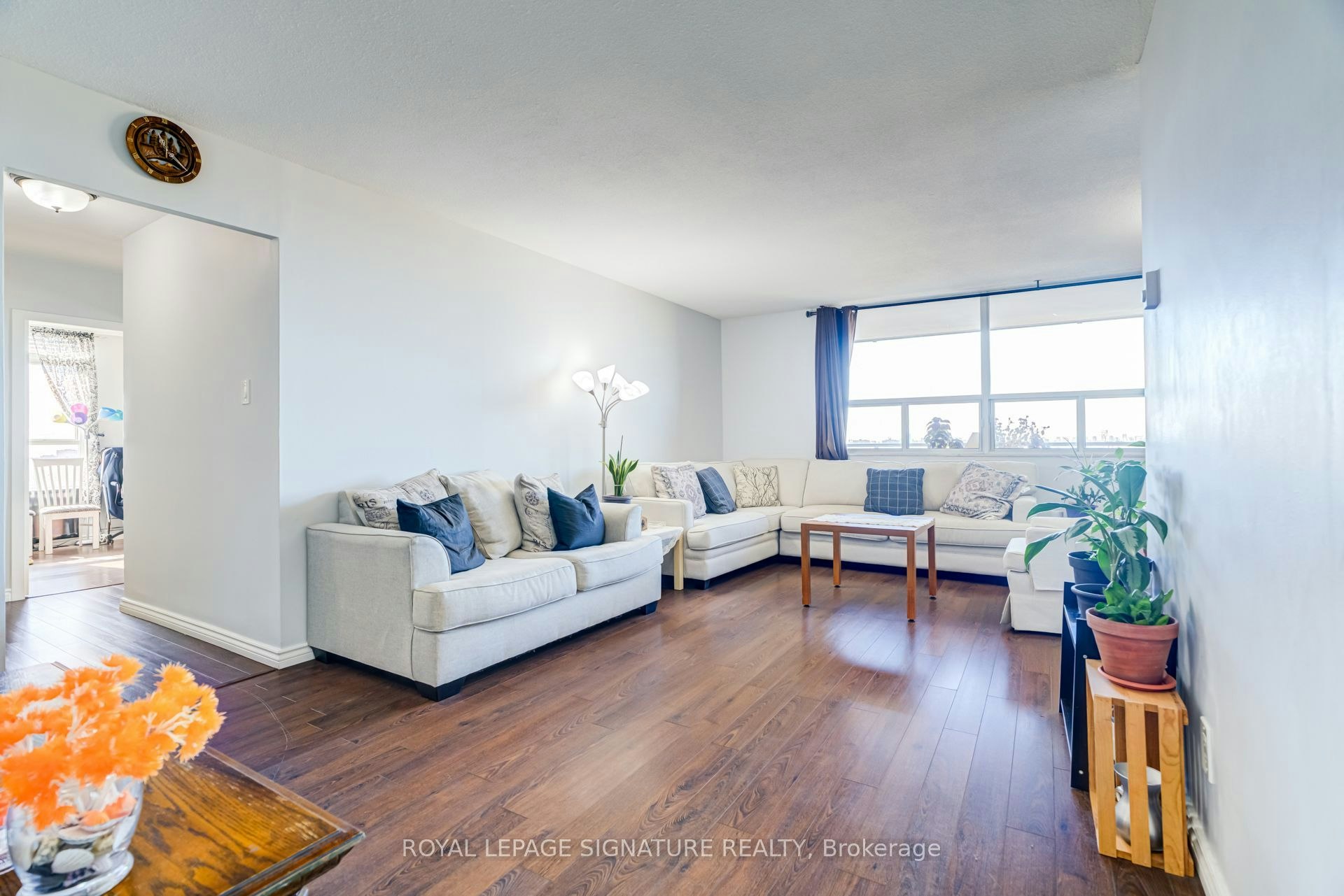 812-2550 Pharmacy Avenue, Toronto, ON, M1W 1H9 - 4
