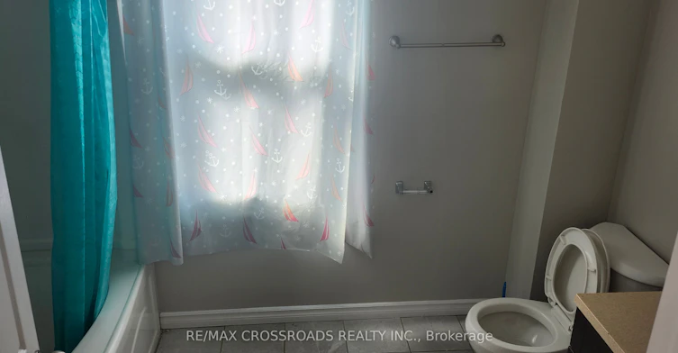 Front unit-Main floor-220 Mcnaughton Avenue, Oshawa, ON, L1H 3B6 - 8