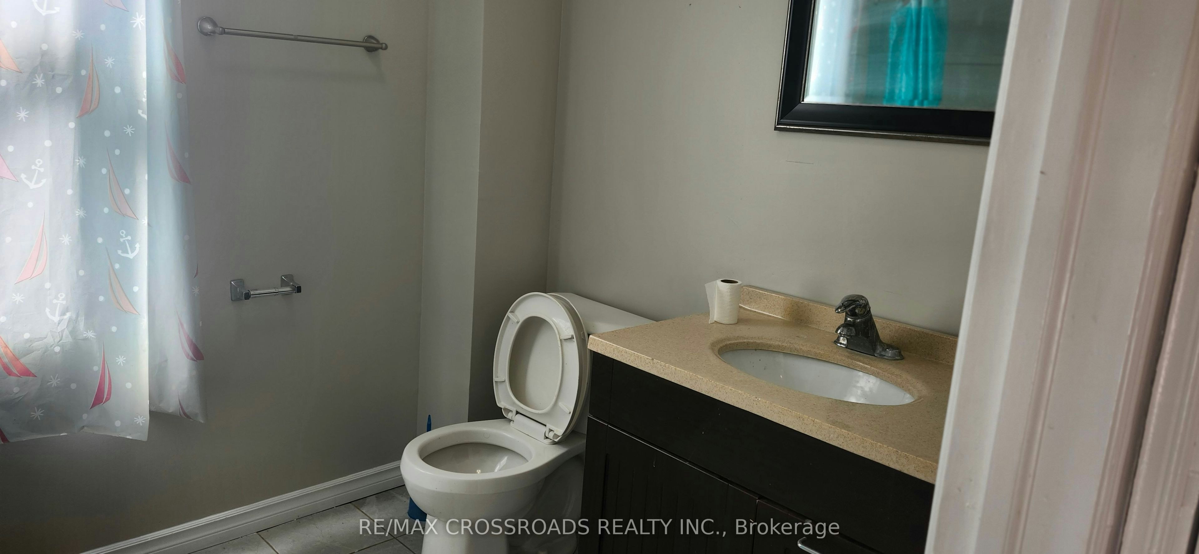 Front unit-Main floor-220 Mcnaughton Avenue, Oshawa, ON, L1H 3B6 - 9