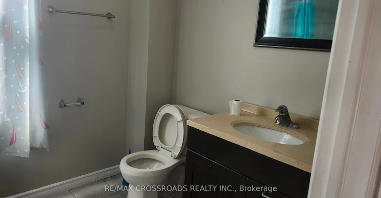 Front unit-Main floor-220 Mcnaughton Avenue, Oshawa, ON, L1H 3B6 - 9