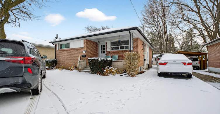 Basement-303 Rossland Road W, Whitby, ON, L1N 3H8