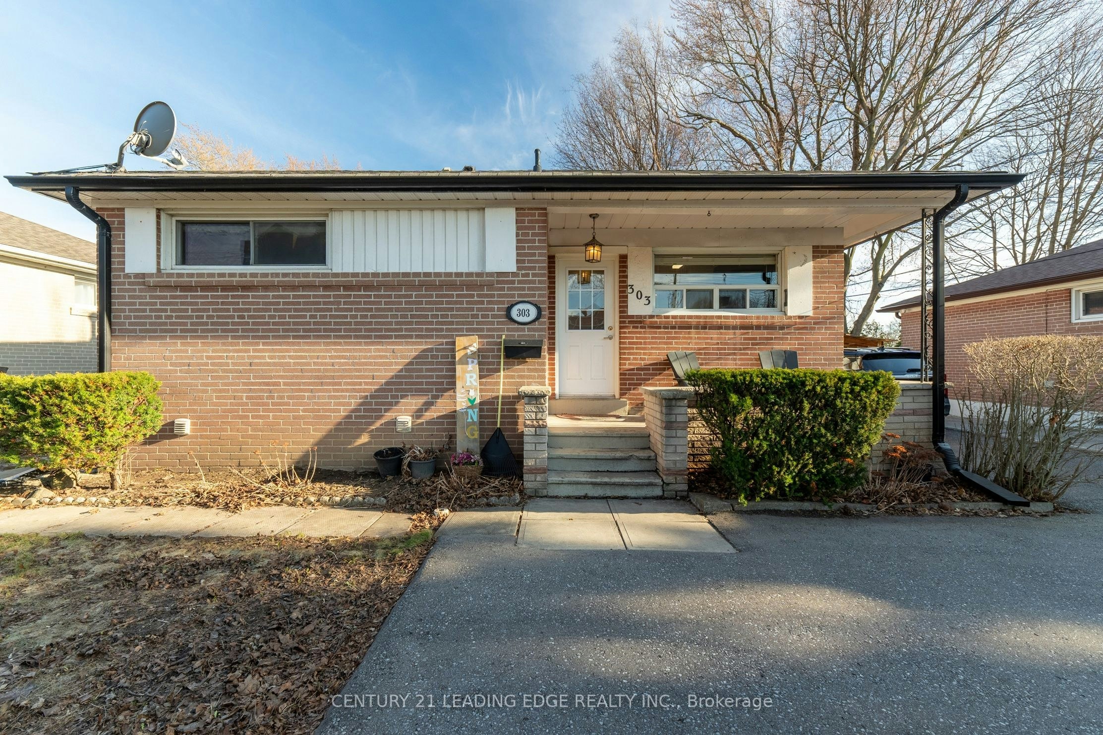 Basement-303 Rossland Road W, Whitby, ON, L1N 3H8