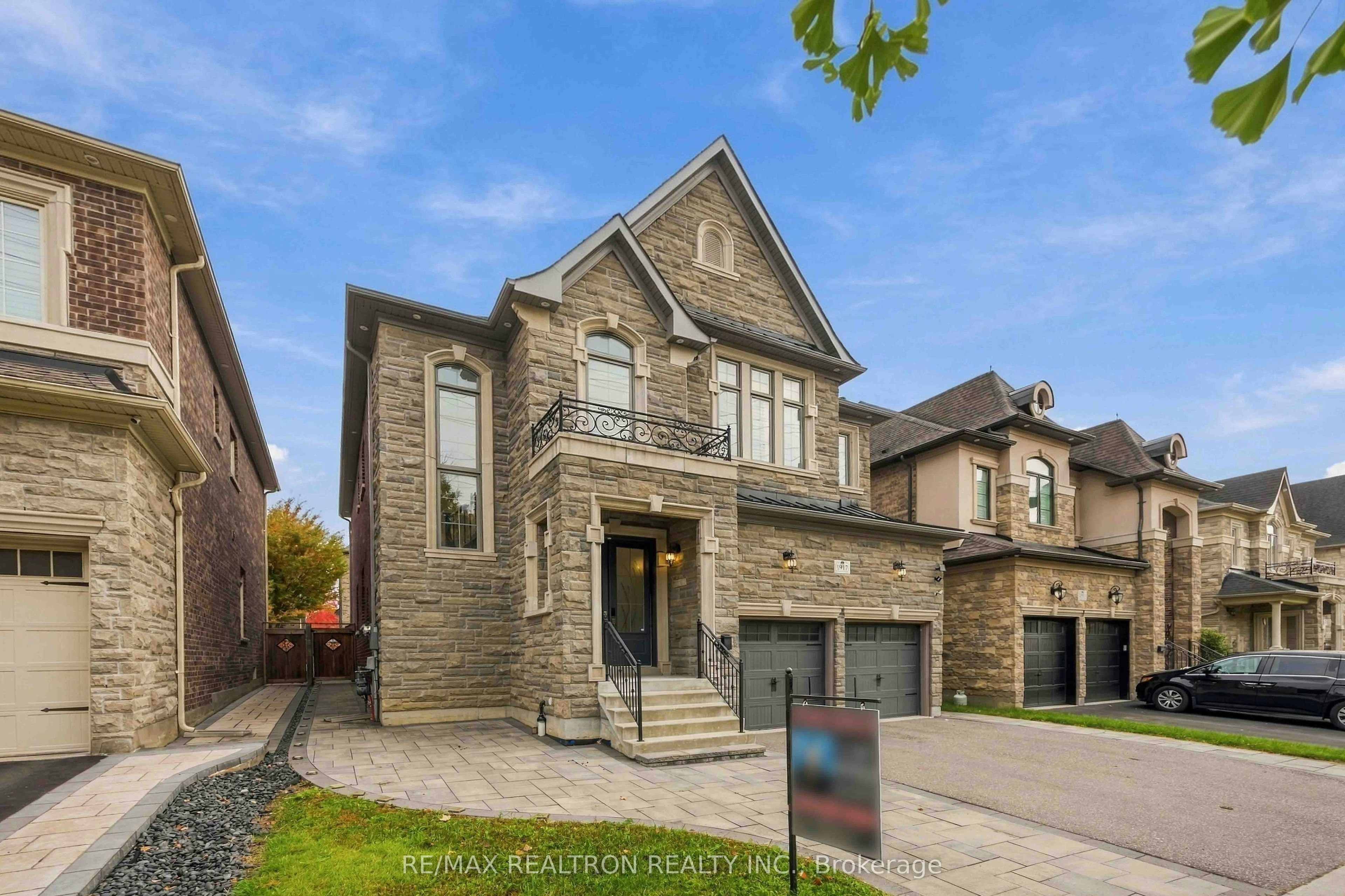 1917 Fairport Road, Pickering, ON, L1V 1T5 - 3