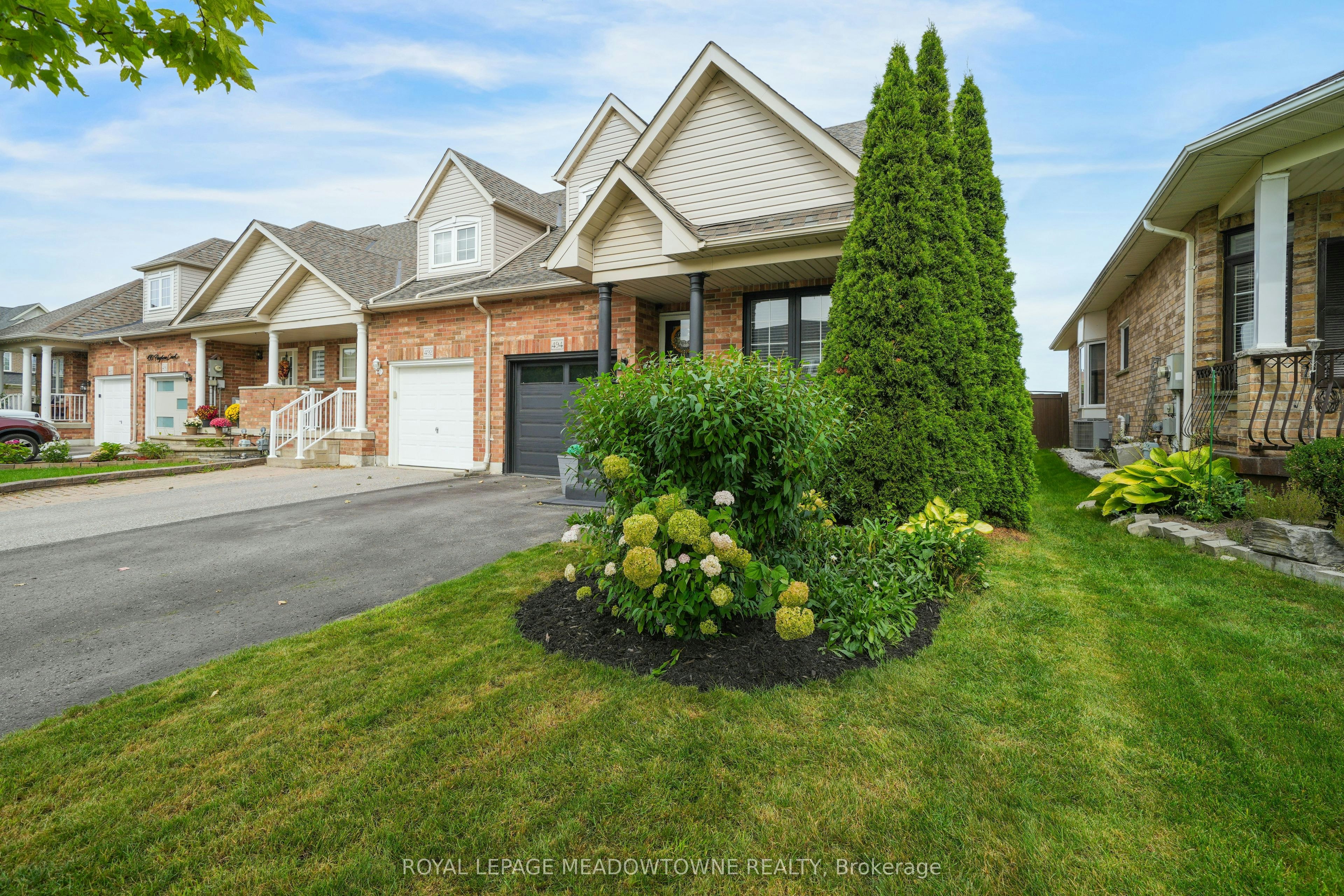 494 Flagstone Court, Oshawa, ON, L1K 2Z7