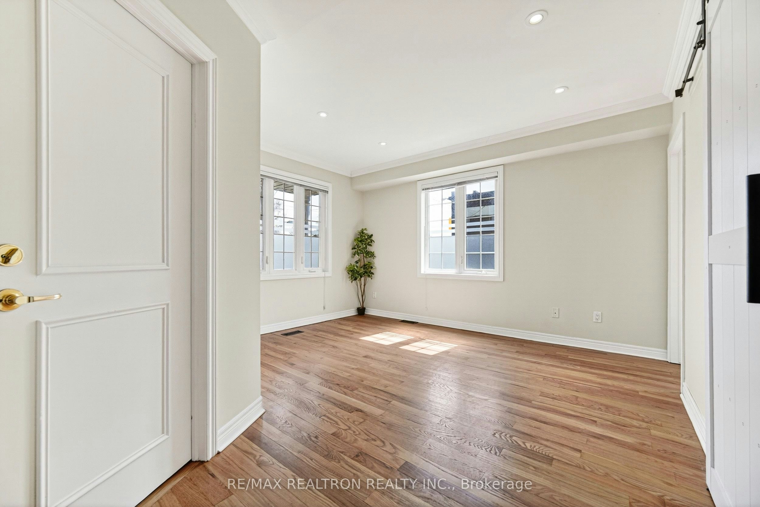 A1-454 Donlands Avenue, Toronto, ON, M4J 3S5 - 24