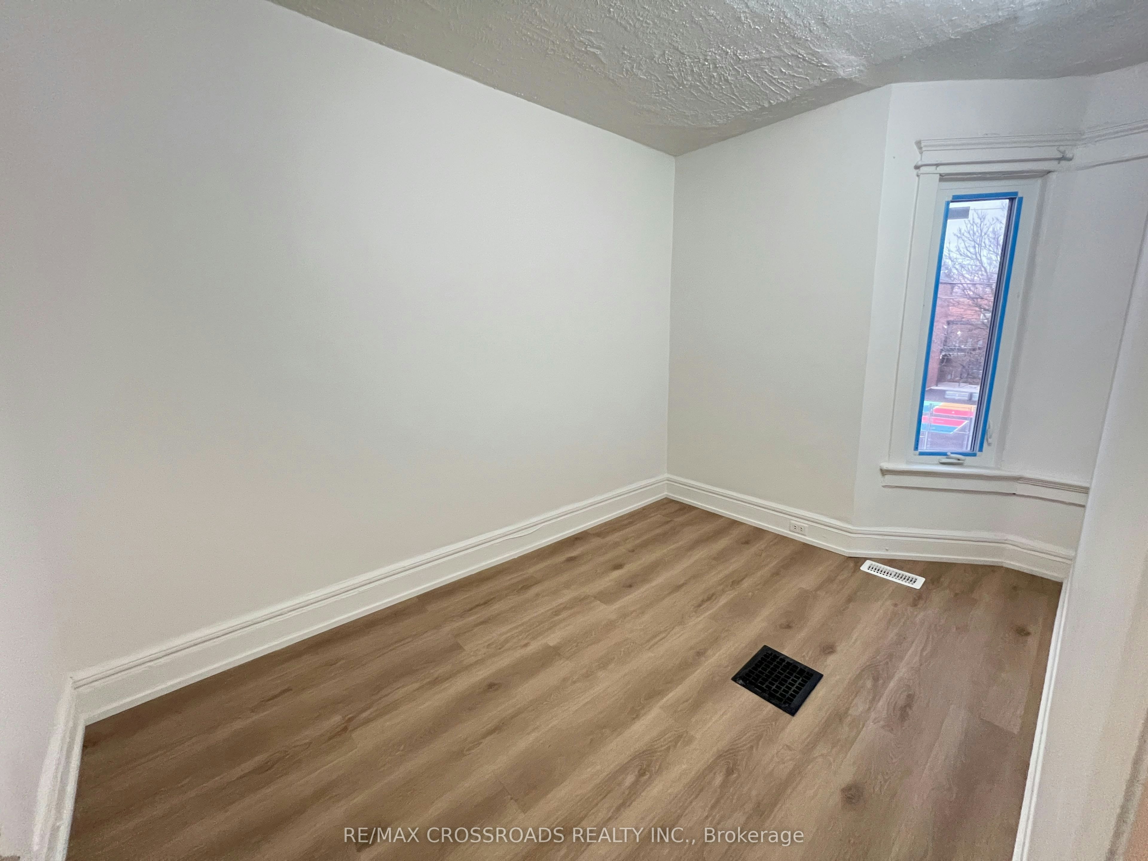 UNIT 2-82 Curzon Street, Toronto, ON, M4M 3B4 - 9