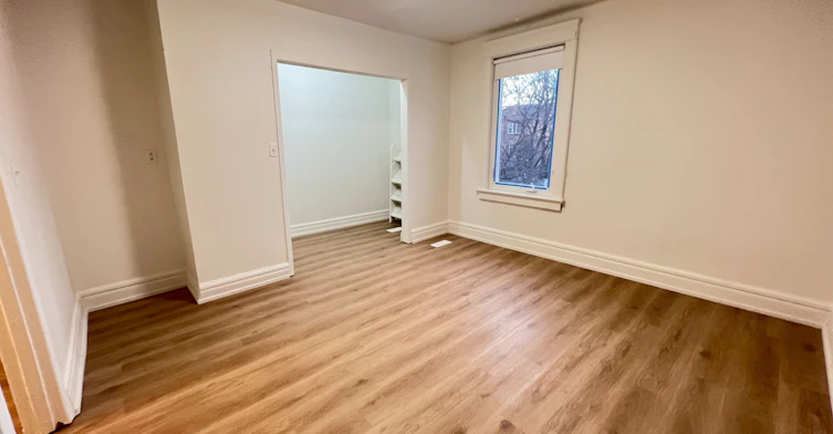 UNIT 2-82 Curzon Street, Toronto, ON, M4M 3B4 - 3