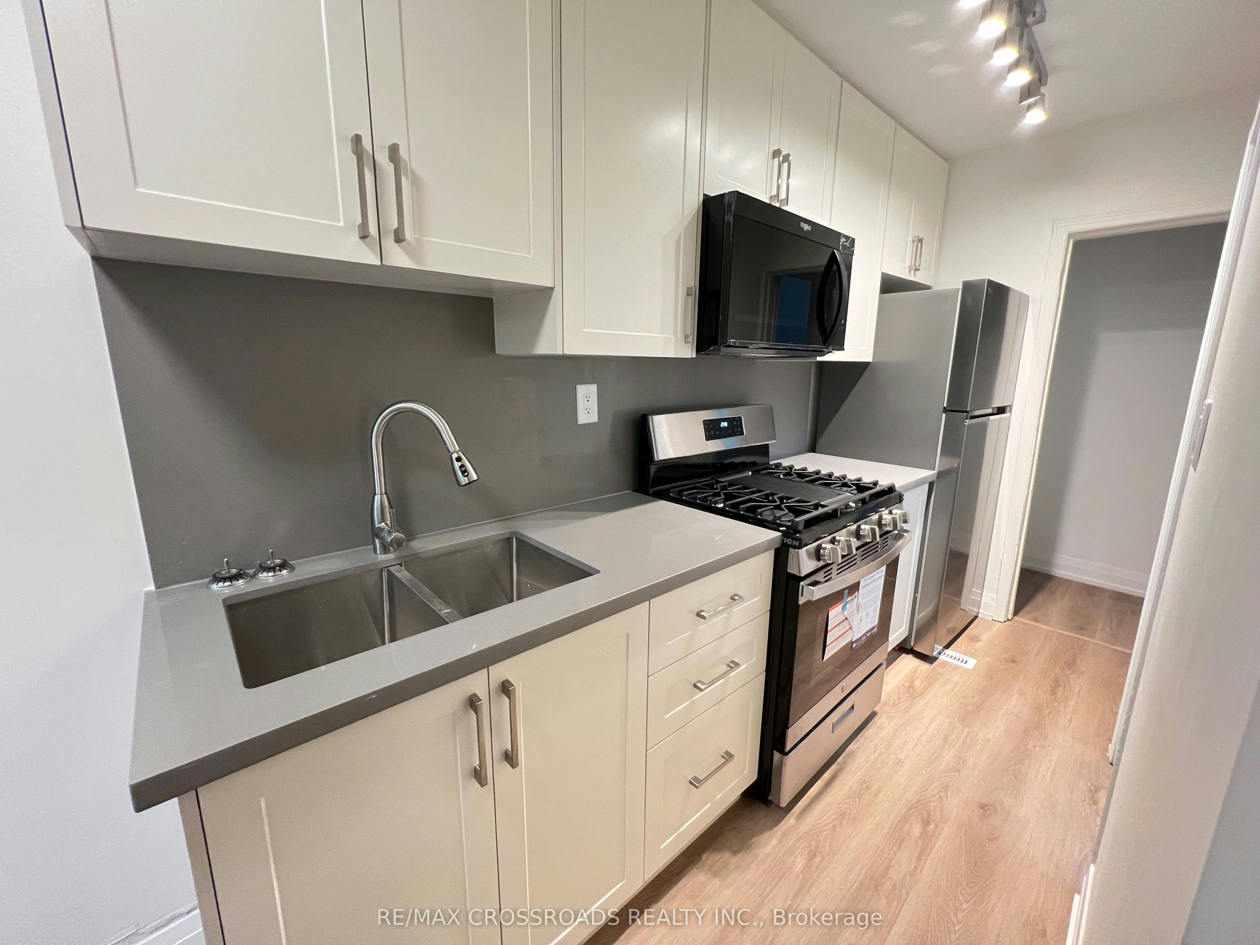UNIT 2-82 Curzon Street, Toronto, ON, M4M 3B4 - 7