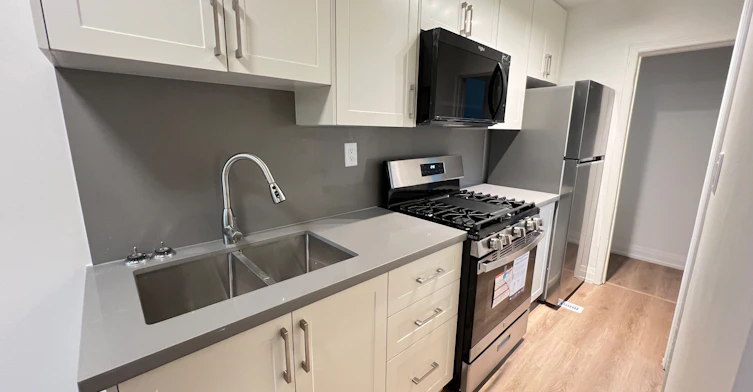 UNIT 2-82 Curzon Street, Toronto, ON, M4M 3B4 - 7