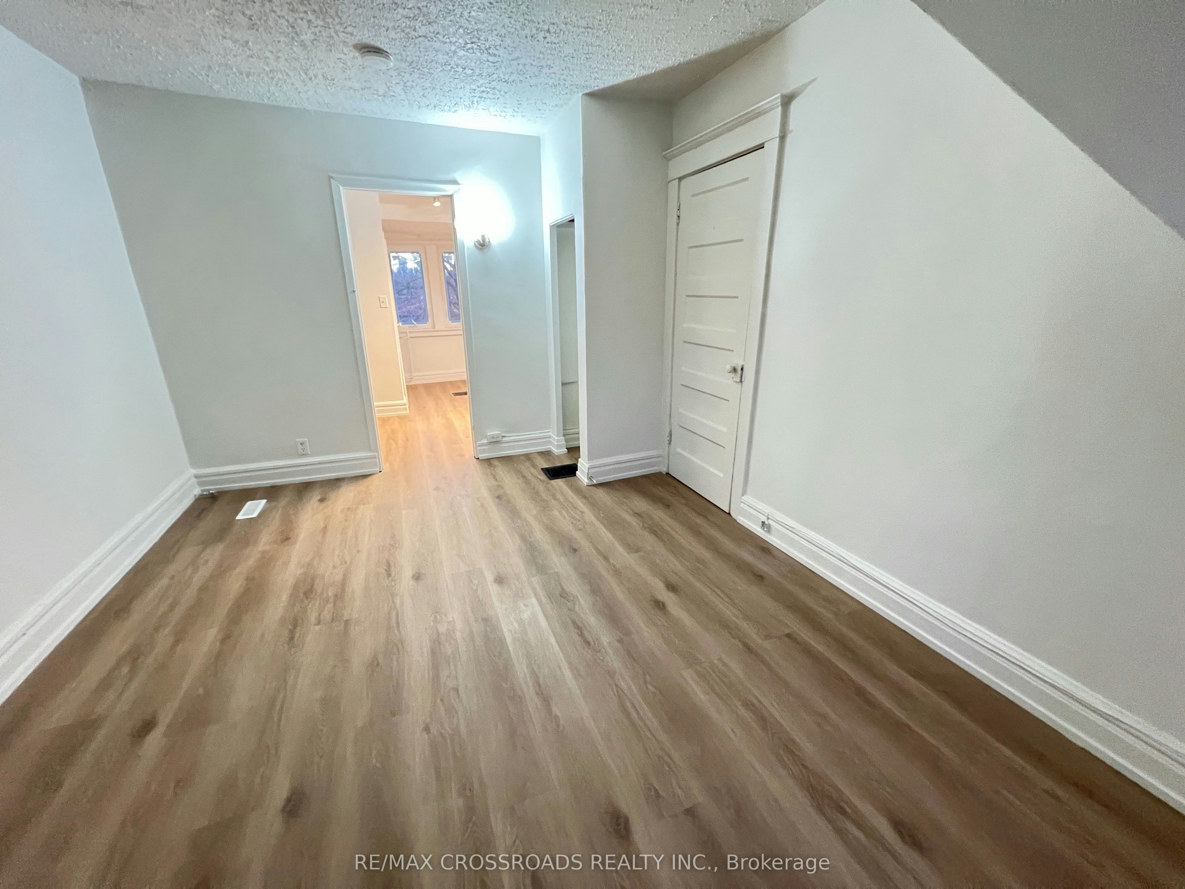 UNIT 3-82 Curzon Street, Toronto, ON, M4M 3B4 - 6