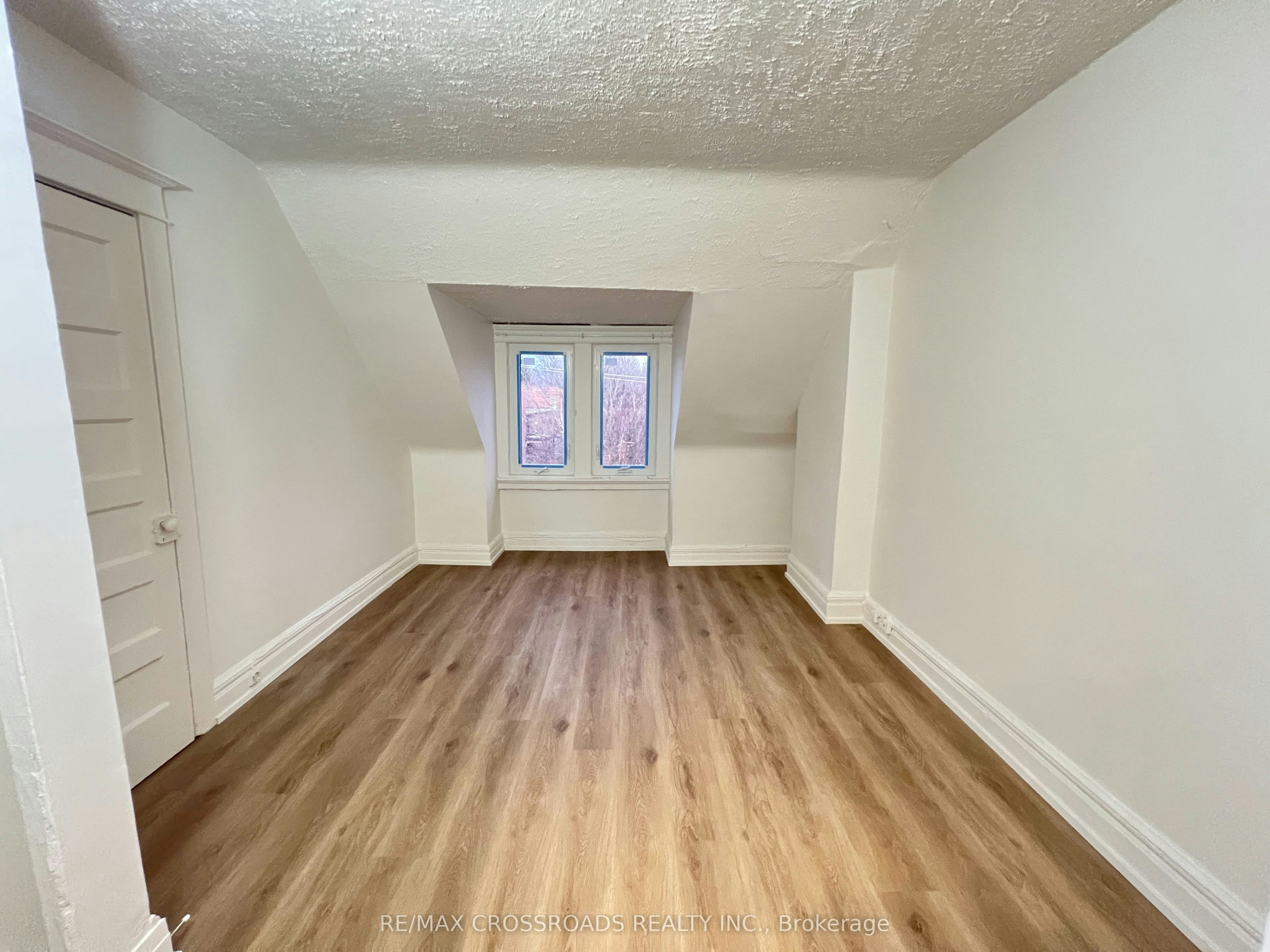 UNIT 3-82 Curzon Street, Toronto, ON, M4M 3B4 - 5