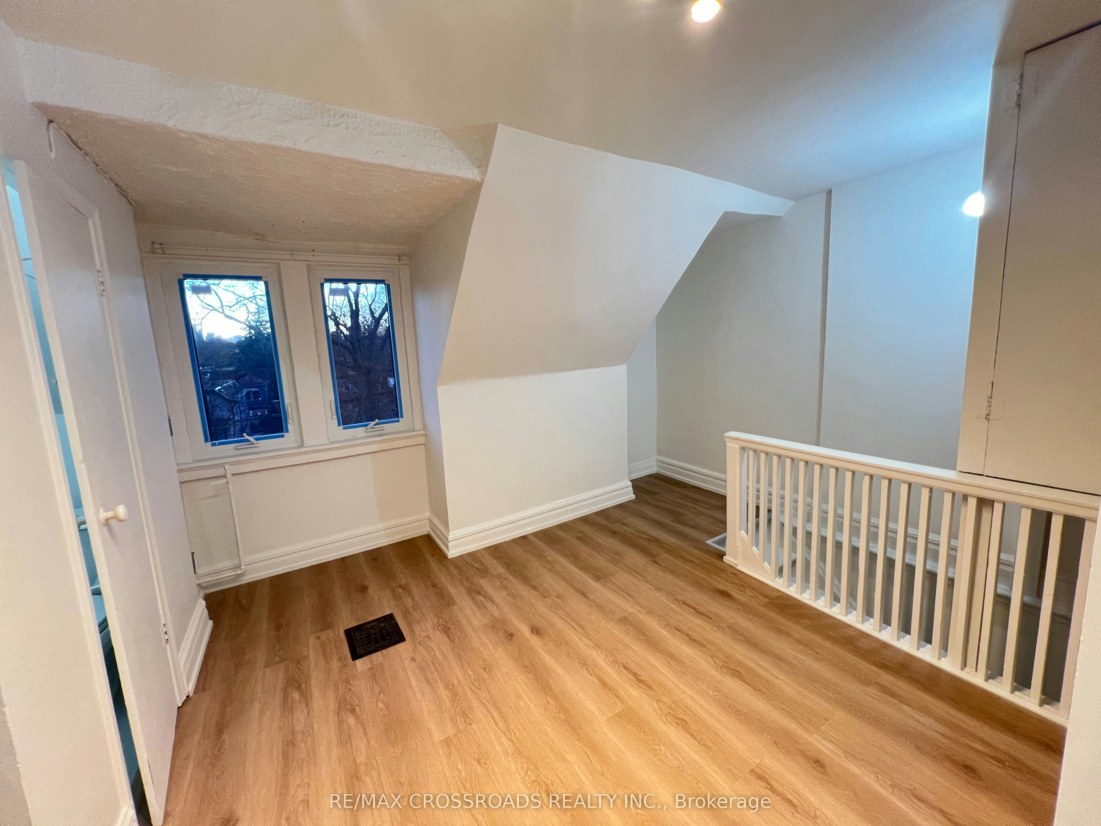 UNIT 3-82 Curzon Street, Toronto, ON, M4M 3B4 - 2