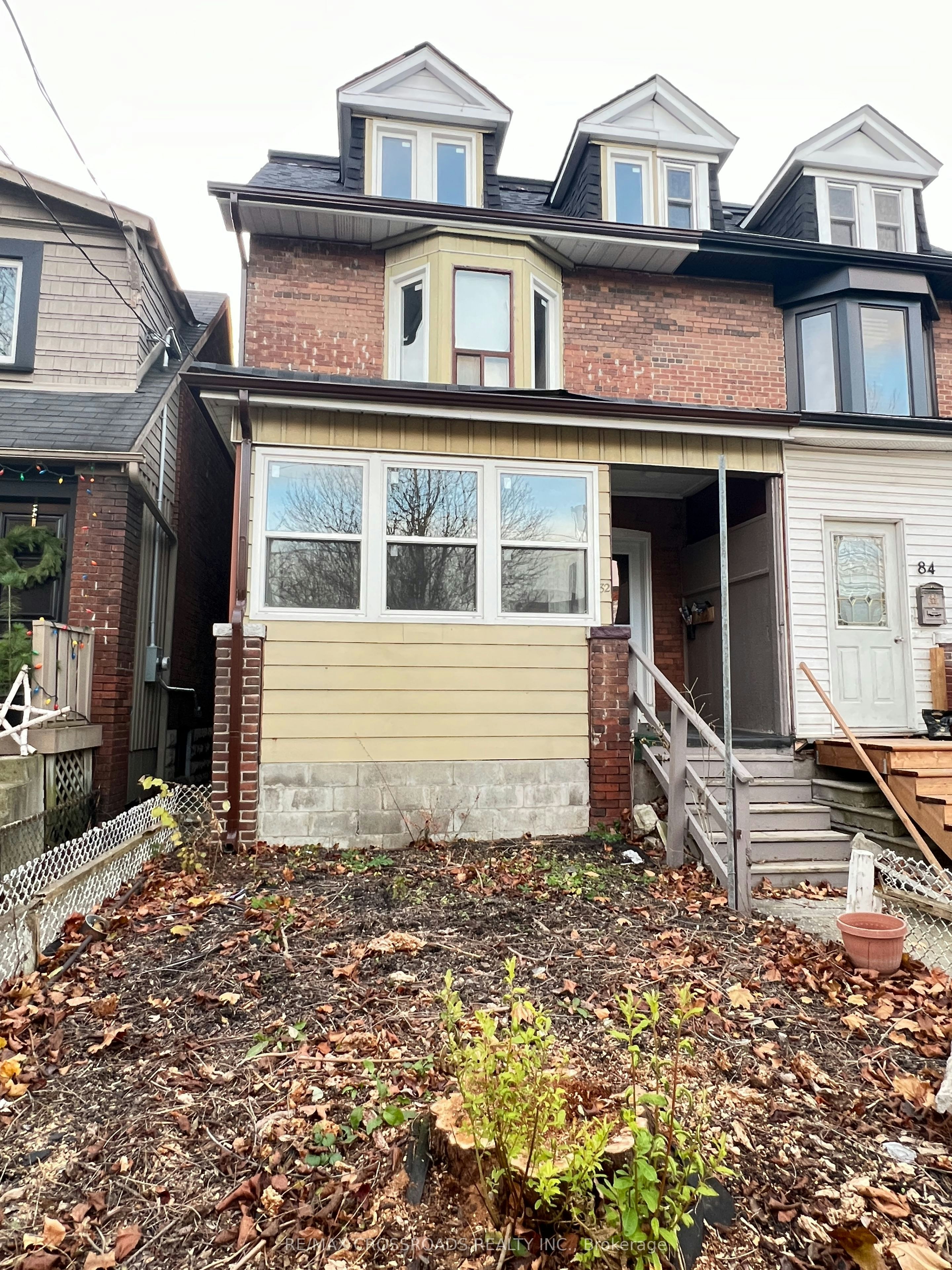 UNIT 3-82 Curzon Street, Toronto, ON, M4M 3B4