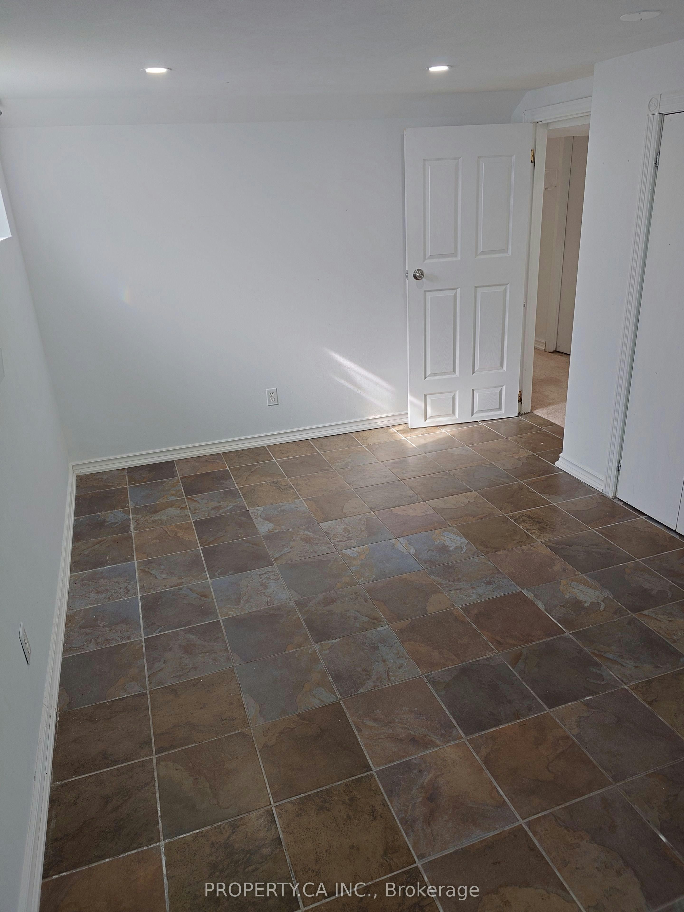 Basement-883 Grenoble Boulevard, Pickering, ON, L1W 1T7 - 6