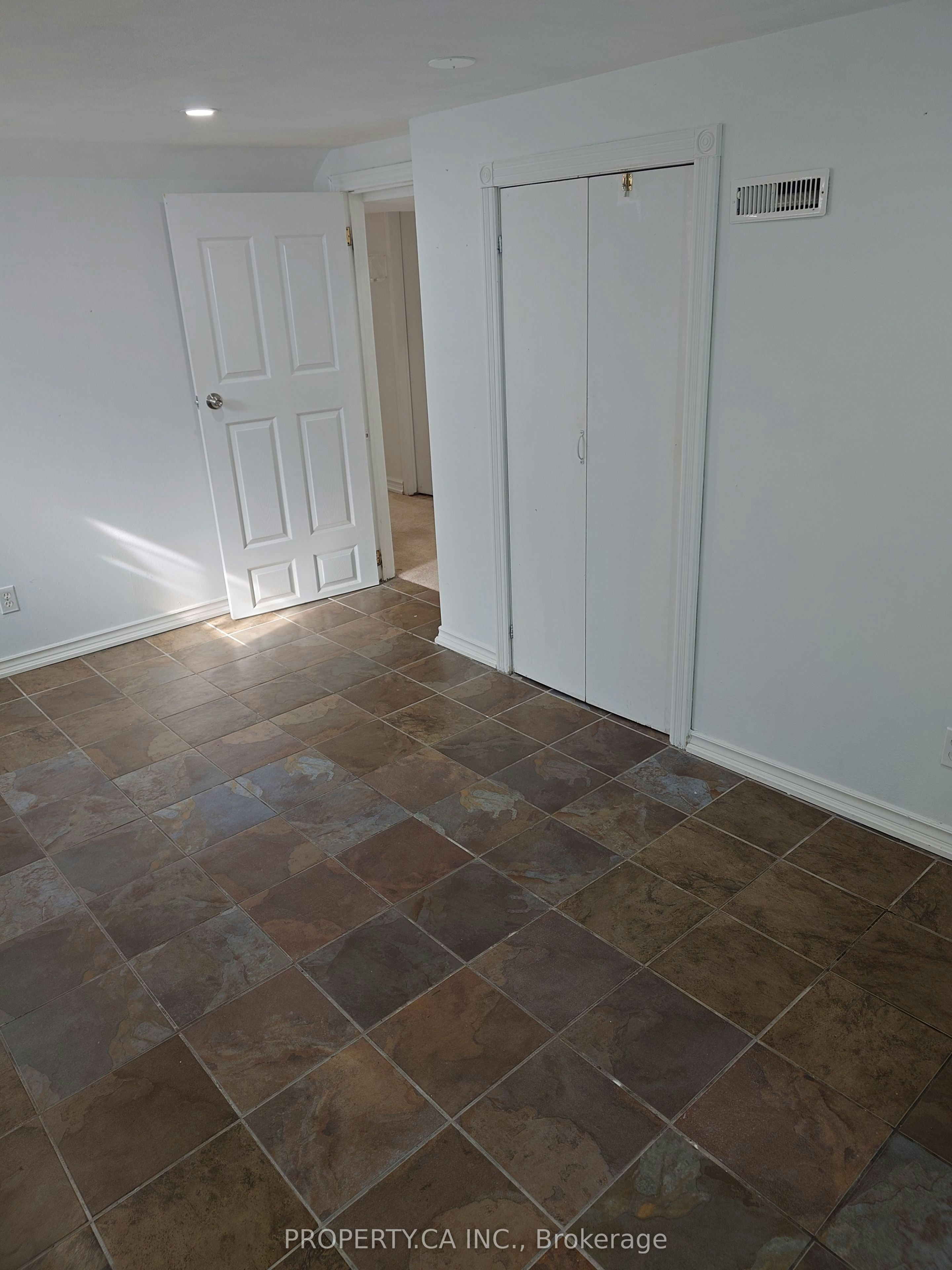 Basement-883 Grenoble Boulevard, Pickering, ON, L1W 1T7 - 5