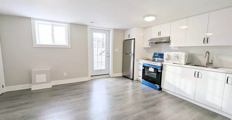 BSMT-38 O'dell Court, Ajax, ON, L1S 2W7