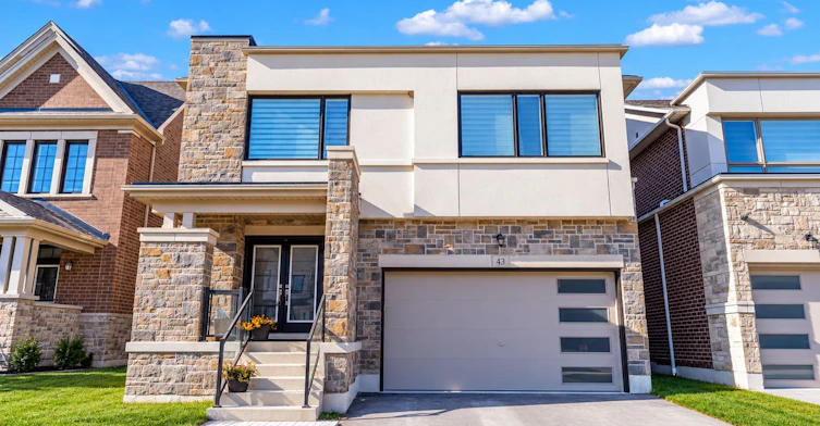 BSMT-43 Bridgeland Drive, Whitby, ON, L1P 0R2
