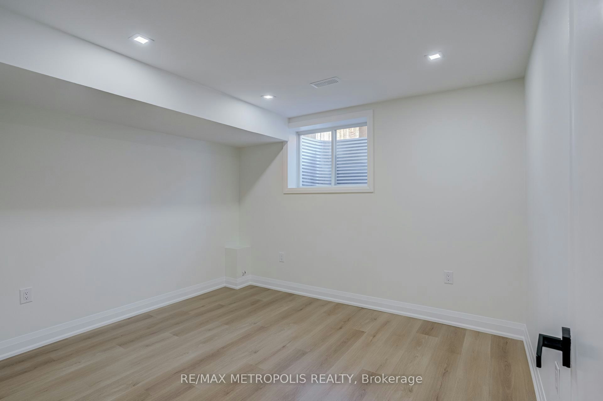 BSMT-43 Bridgeland Drive, Whitby, ON, L1P 0R2 - 32