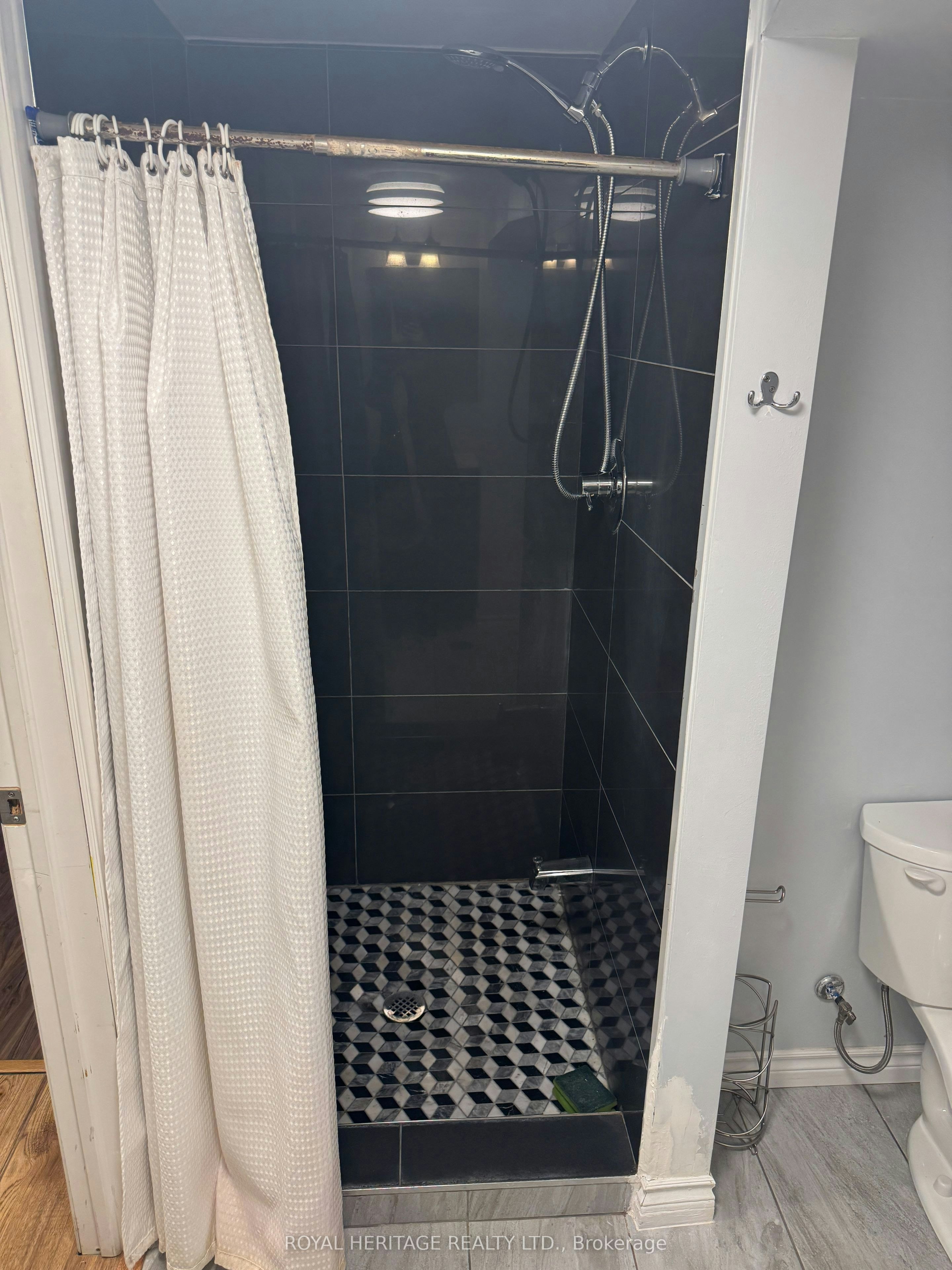 BSMT-349 Carnaby Court, Oshawa, ON, L1G 6N7 - 10