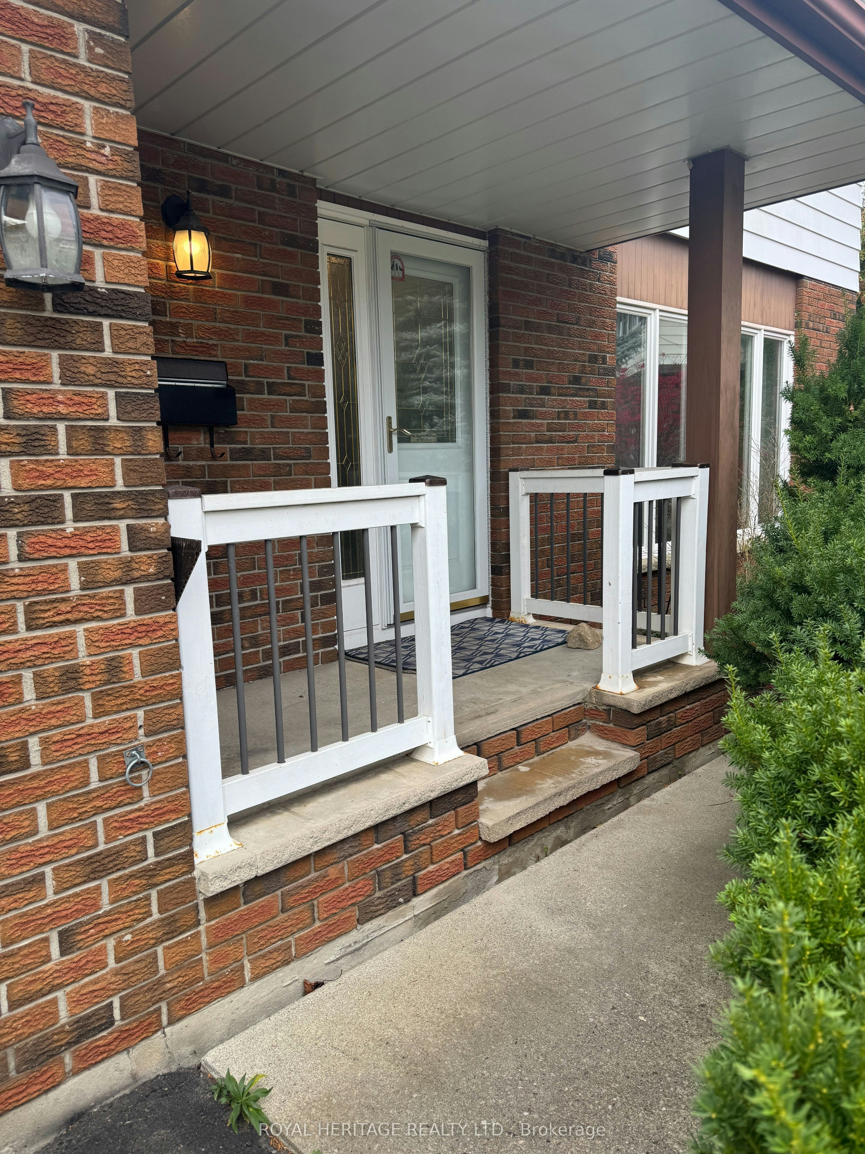Main-349 Carnaby Court, Oshawa, ON, L1G 6N7 - 3