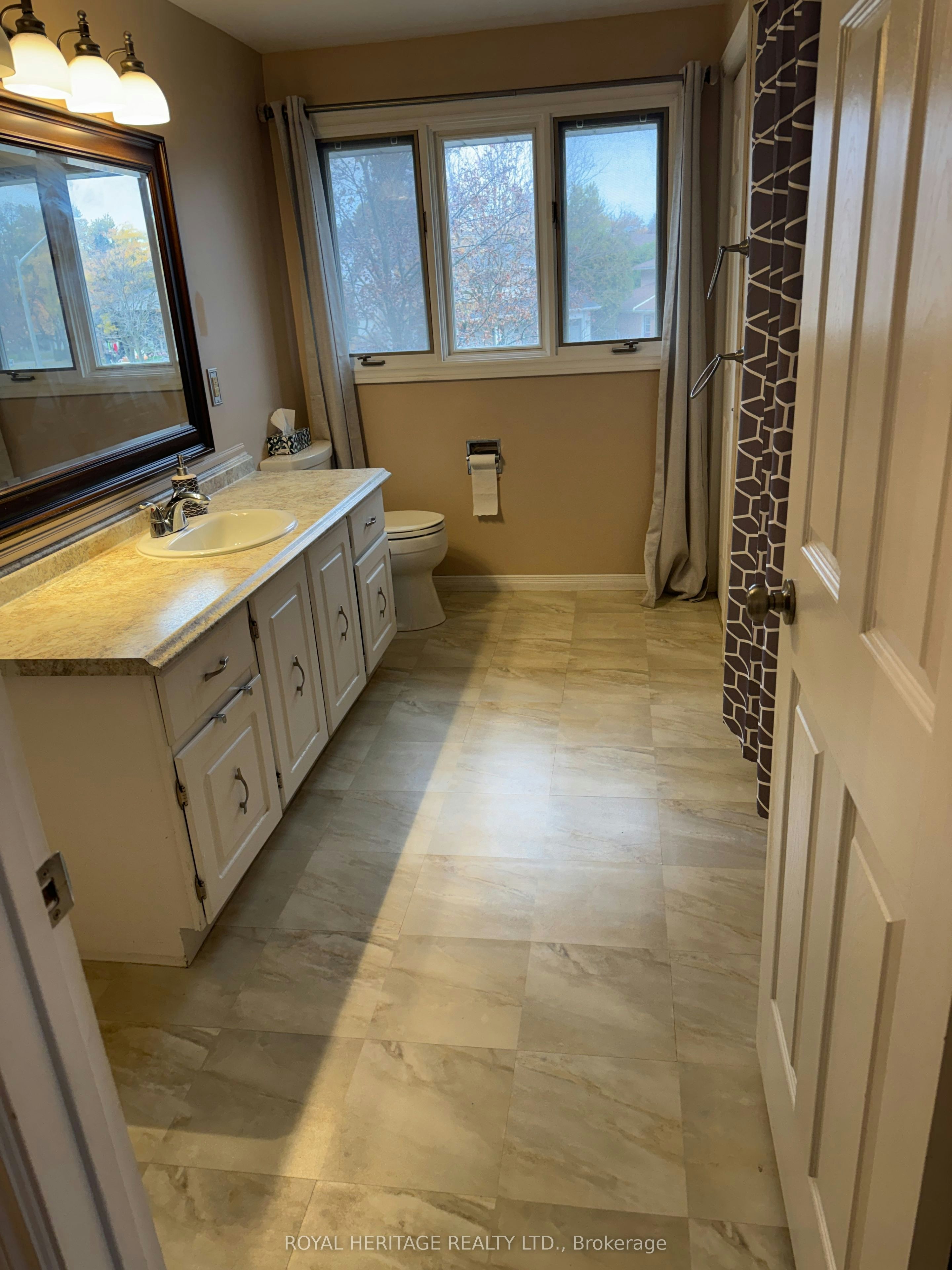 Main-349 Carnaby Court, Oshawa, ON, L1G 6N7 - 13