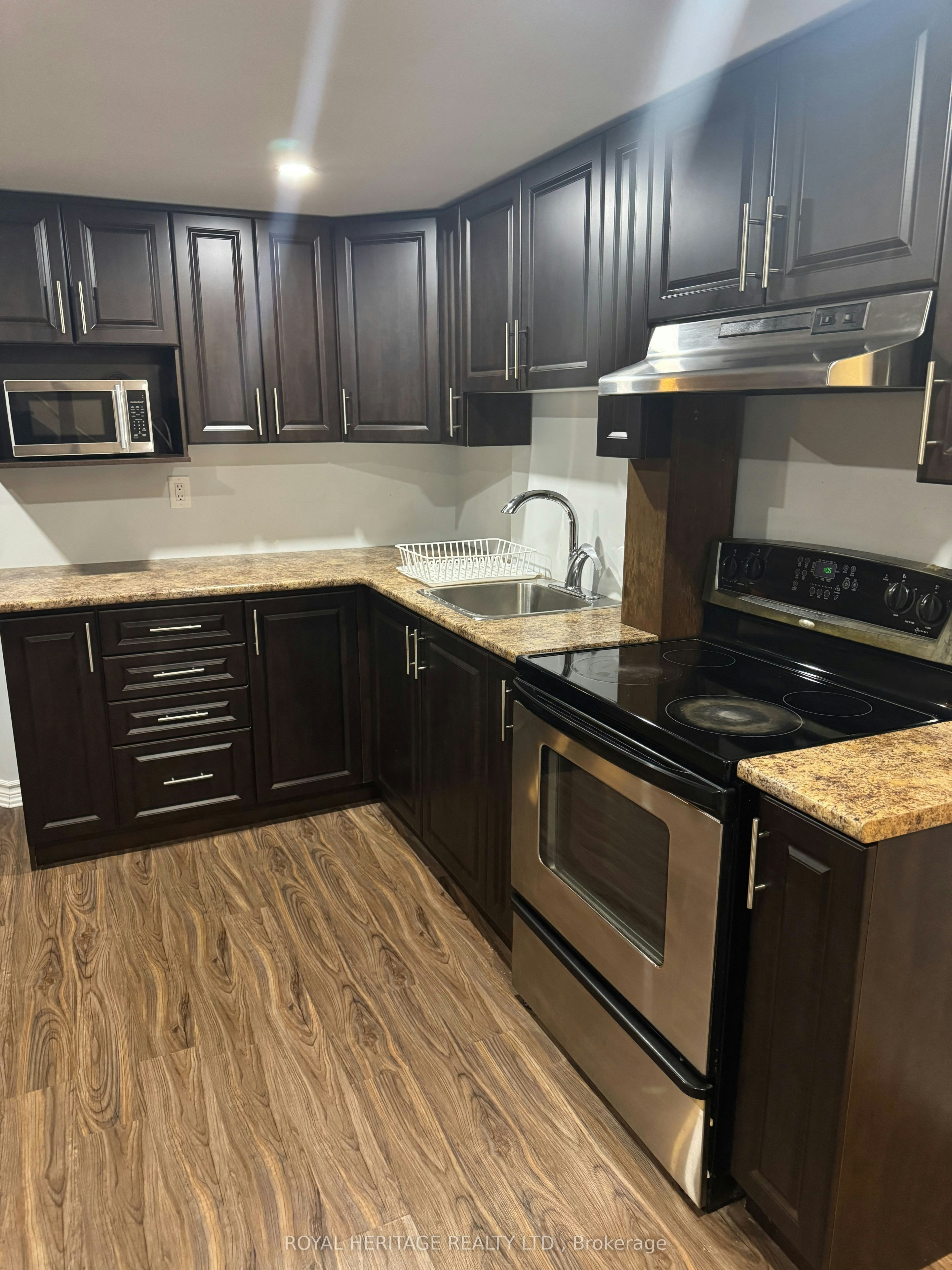 349 Carnaby Court, Oshawa, ON, L1G 6N7 - 25