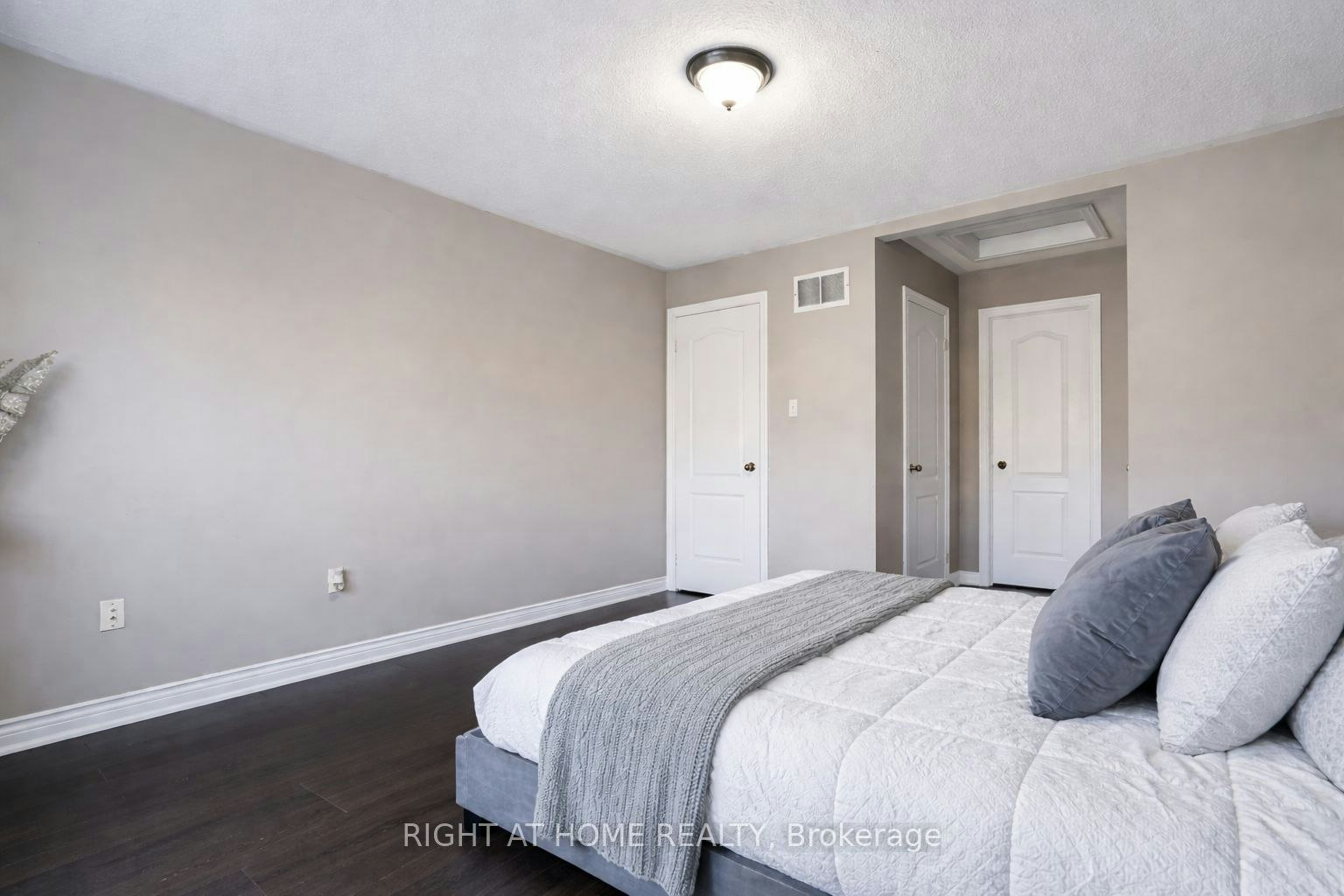 169 Dooley Crescent, Ajax, ON, L1T 4J7 - 3