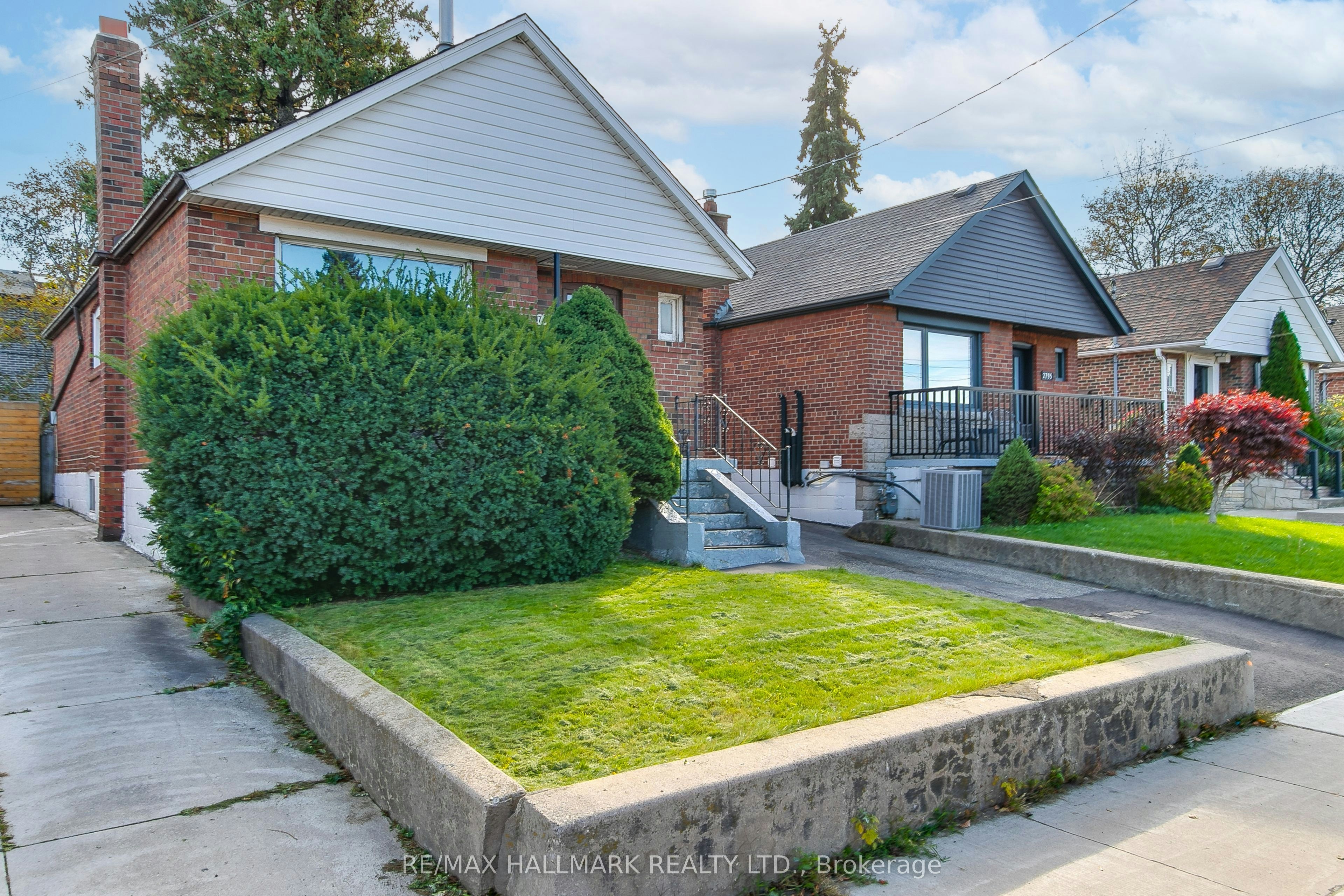 2797 St Clair Avenue E, Toronto, ON, M4B 1N1
