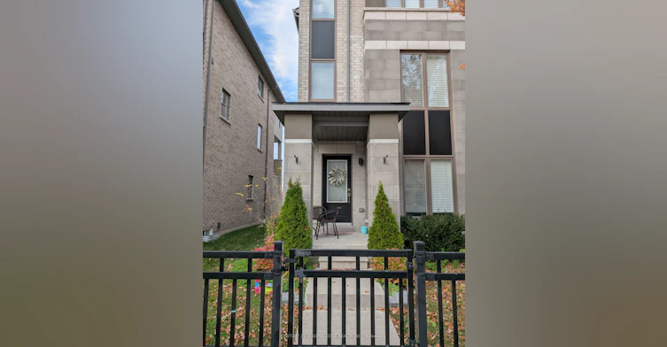 56-15 Donald Fleming Way, Whitby, ON, L1R 0N8 - 2