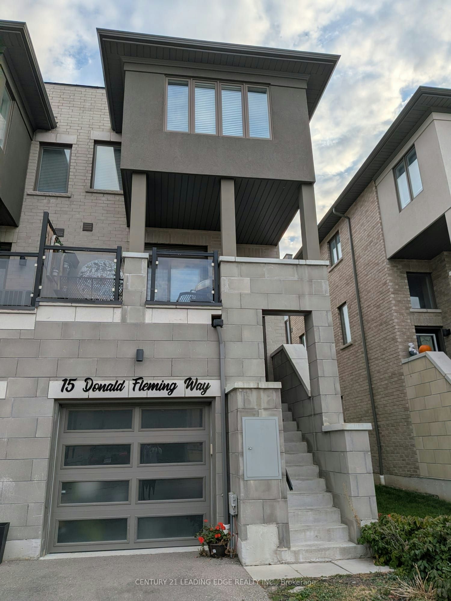 56-15 Donald Fleming Way, Whitby, ON, L1R 0N8