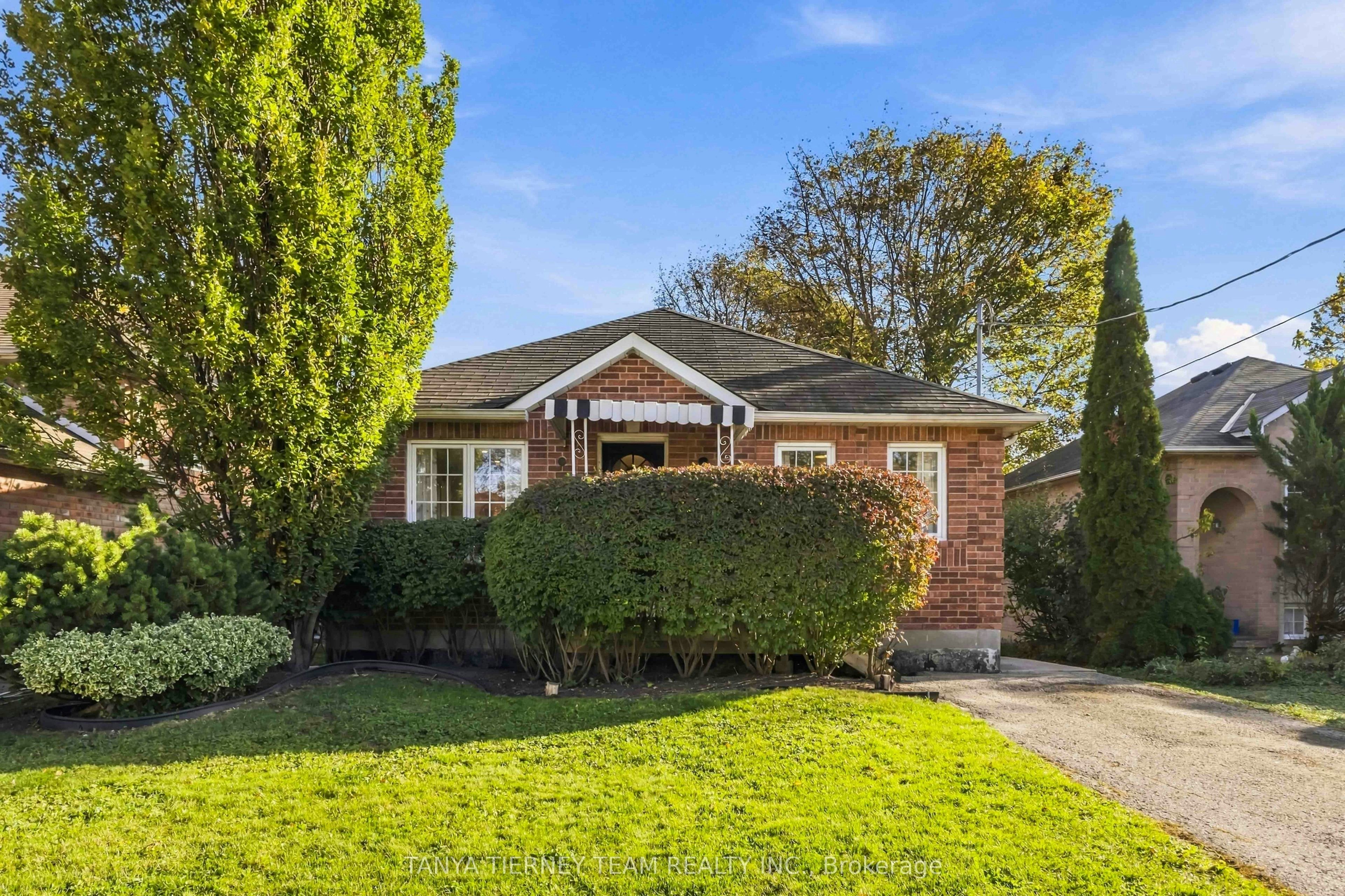 509 Dunlop Street W, Whitby, ON, L1N 1V3