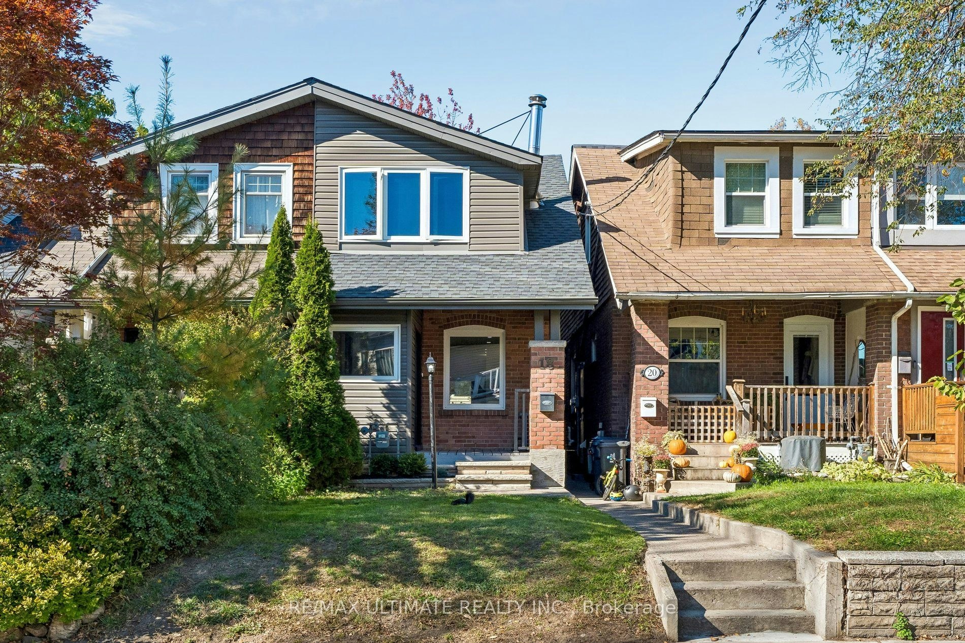 18 Rhyl Avenue, Toronto, ON, M4L 1R7