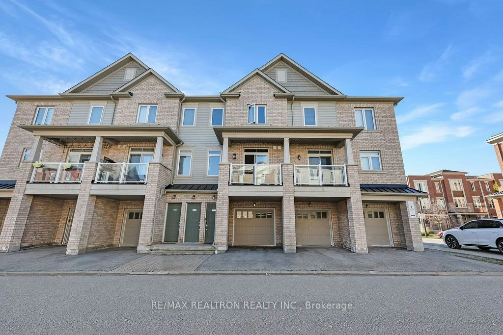 108-1725 Adirondack Chase, Pickering, ON, L1X 0E5
