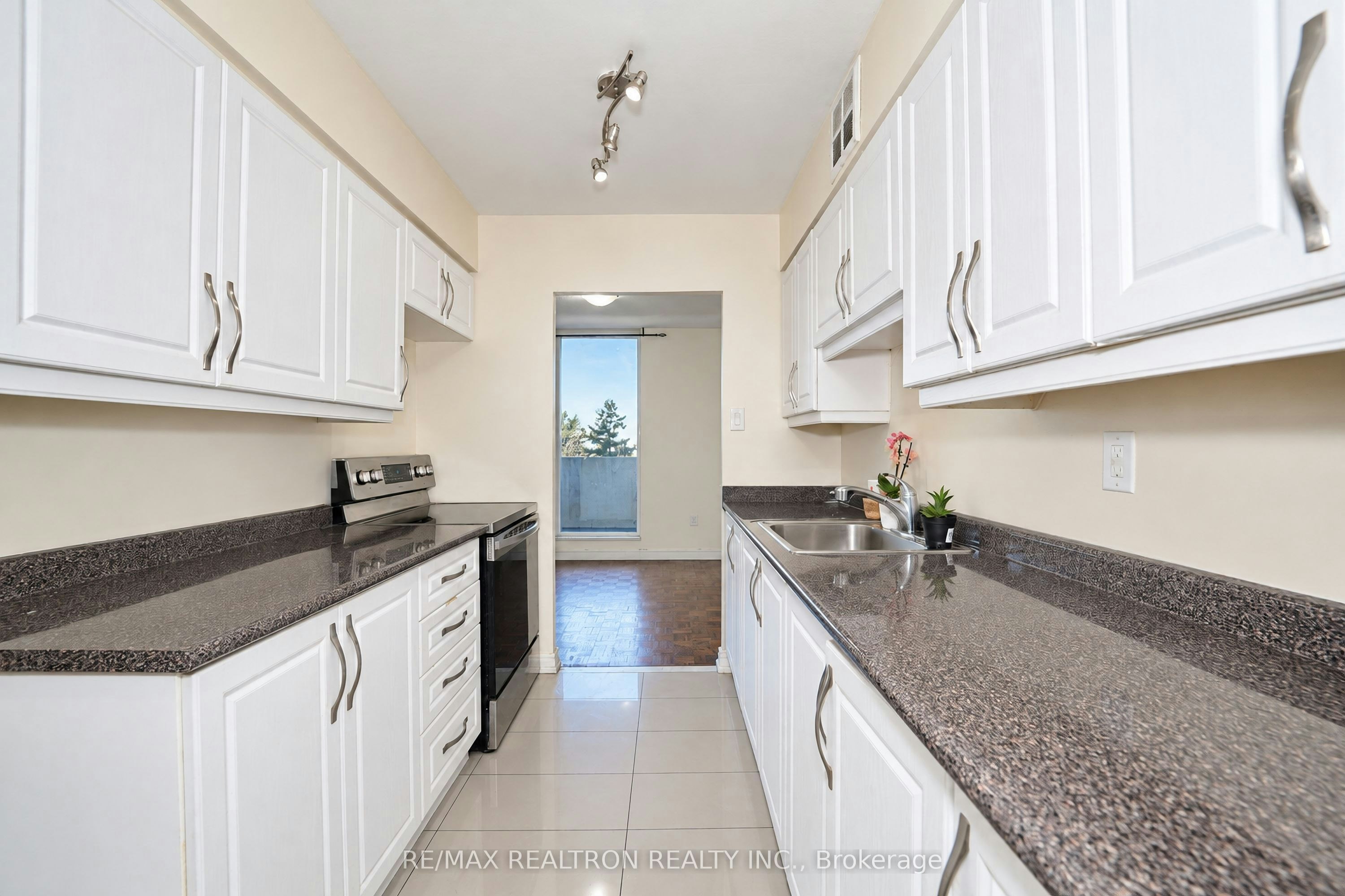 304-100 Prudential Drive, Toronto, ON, M1P 4V4 - 9