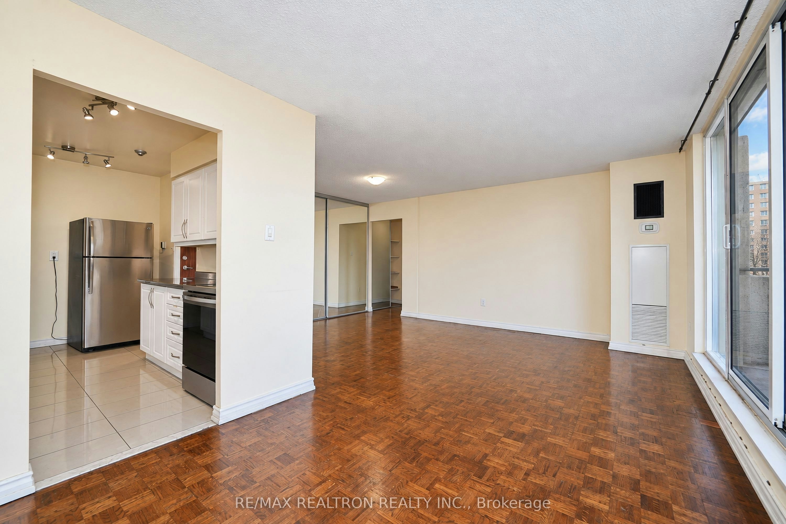 304-100 Prudential Drive, Toronto, ON, M1P 4V4 - 8