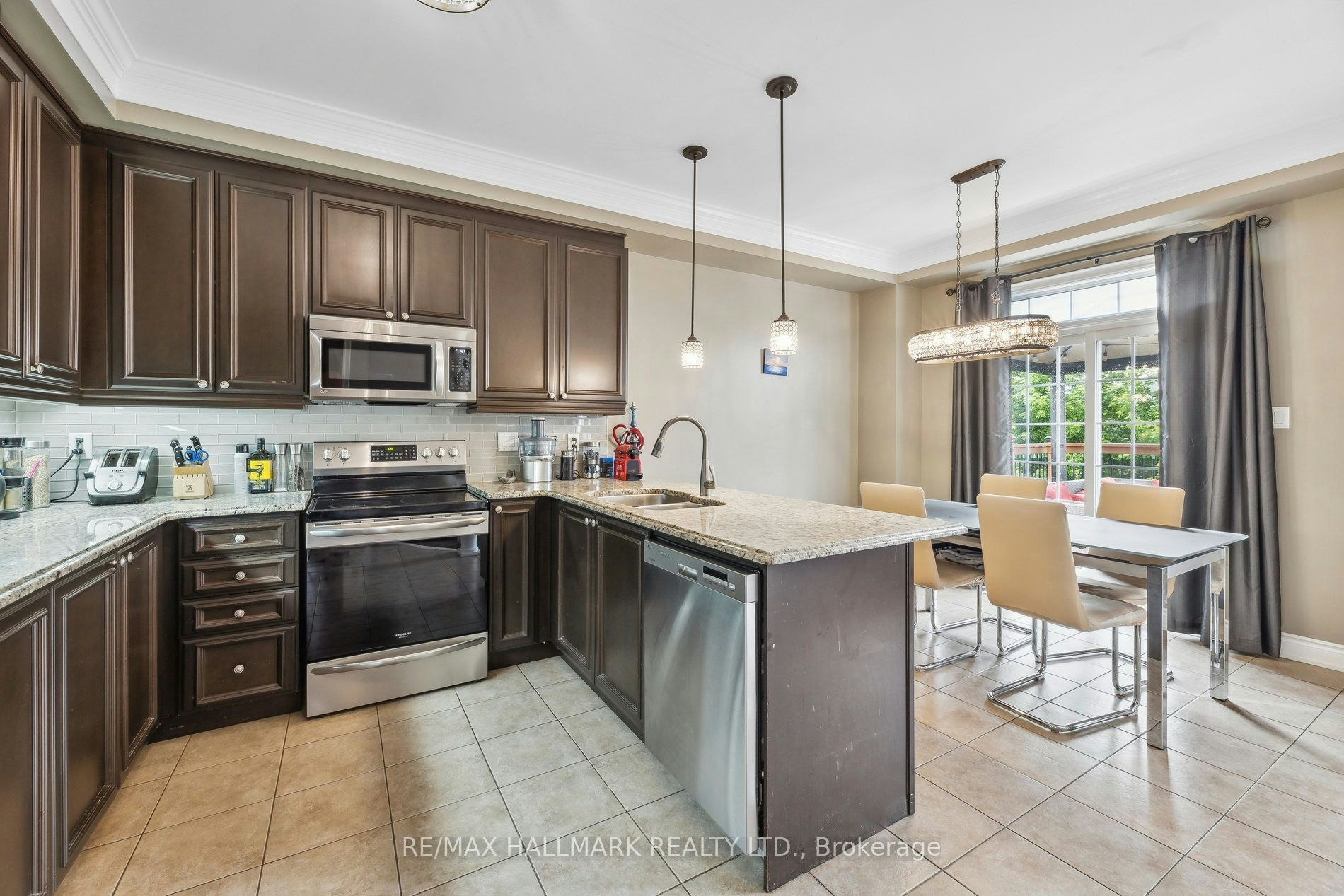 447 Longworth Avenue, Clarington, ON, L1C 0E1 - 7
