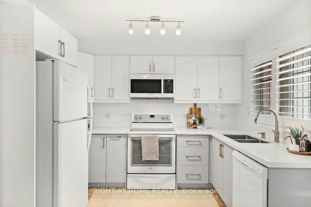 31-65 Sprucedale Way, Whitby, ON, L1N 9T9 - 7
