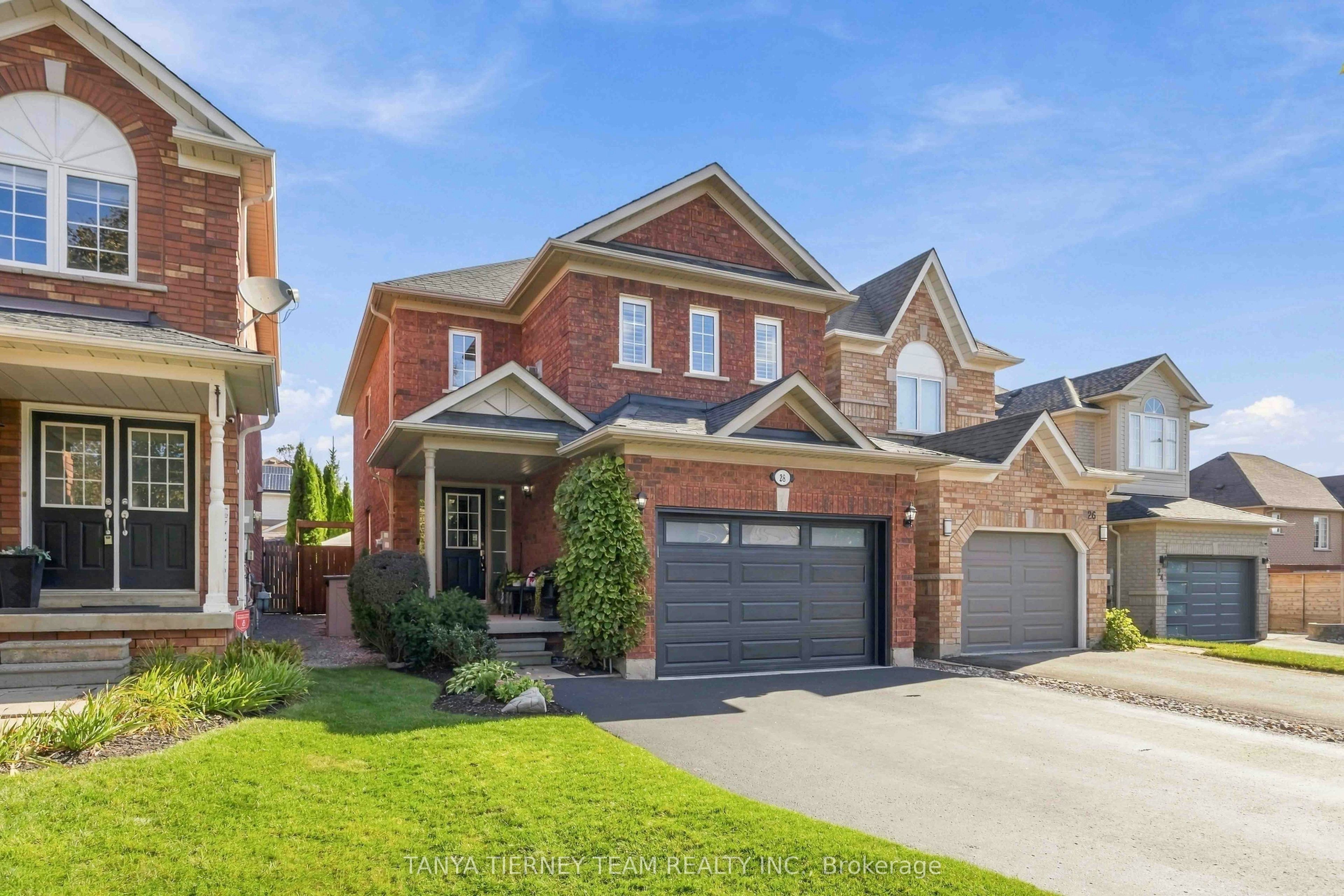 28 Castle Green Drive, Whitby, ON, L1R 2P9