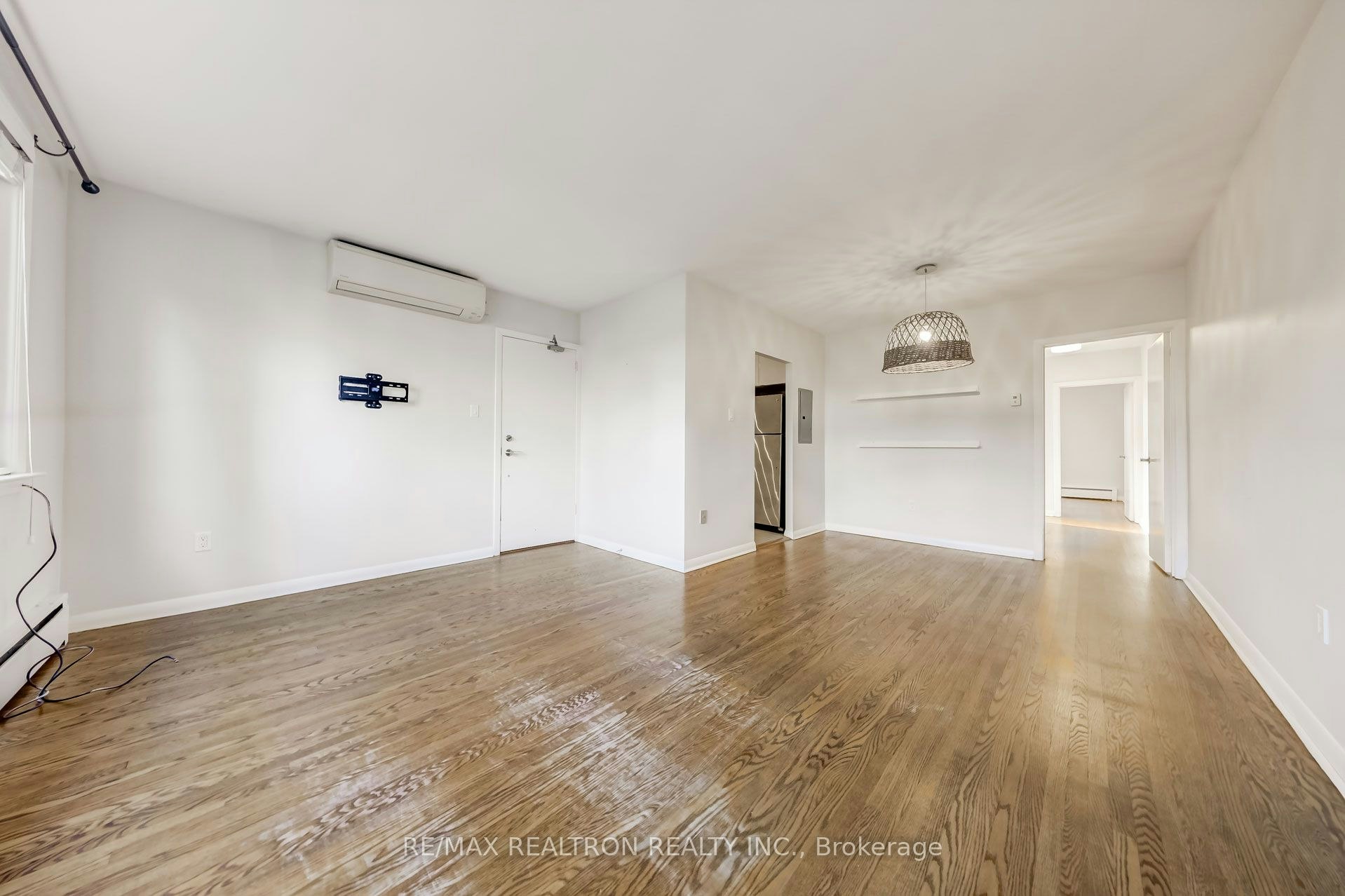 2nd Fl-42 Enderby Road, Toronto, ON, M4E 2S3 - 2