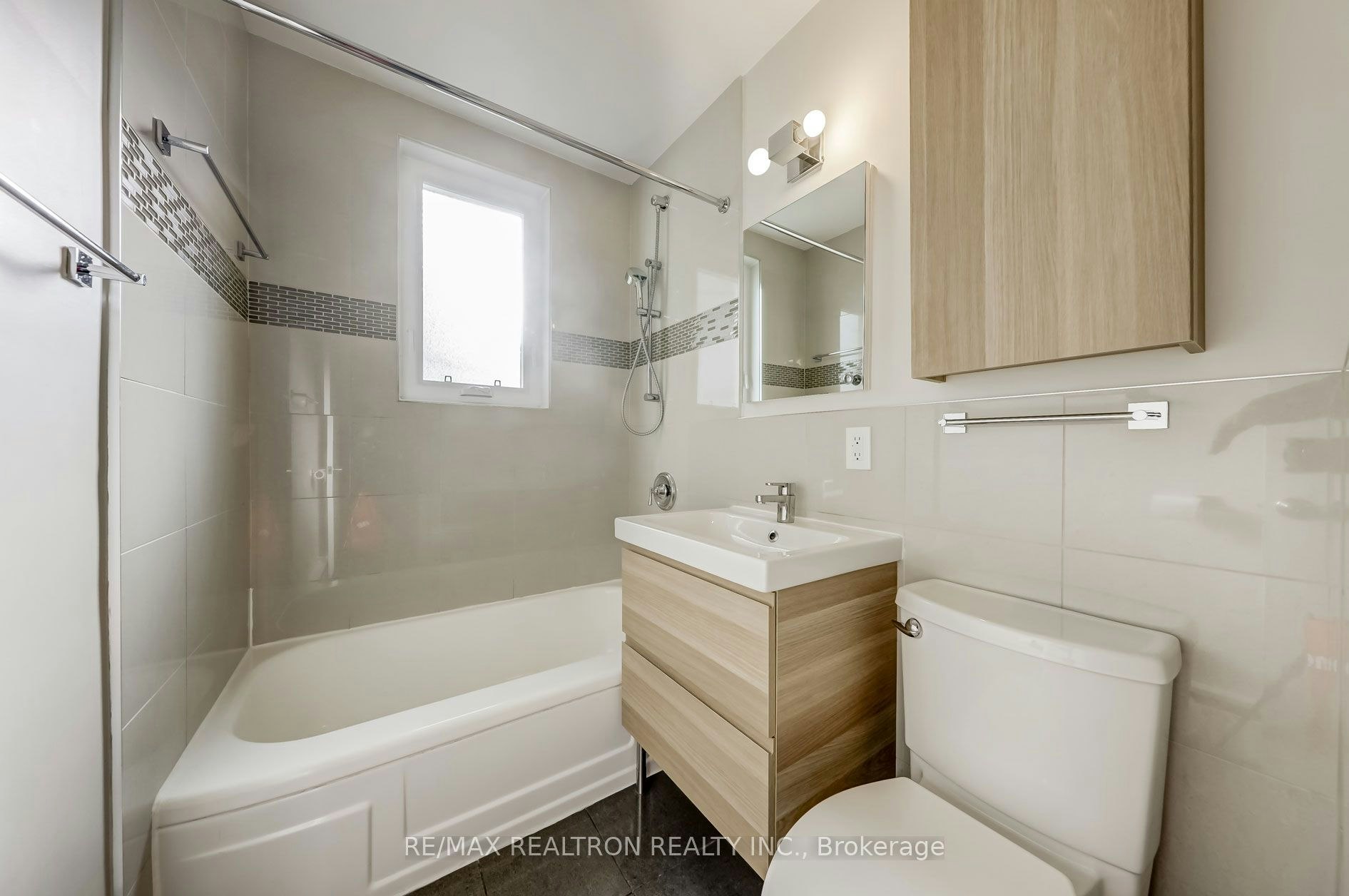 2nd Fl-42 Enderby Road, Toronto, ON, M4E 2S3 - 8