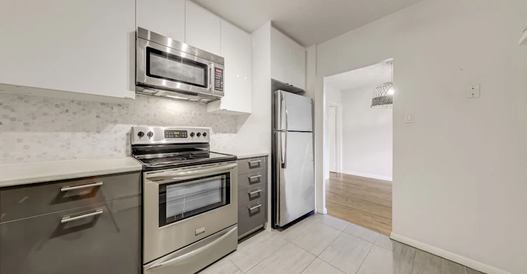 2nd Fl-42 Enderby Road, Toronto, ON, M4E 2S3 - 4