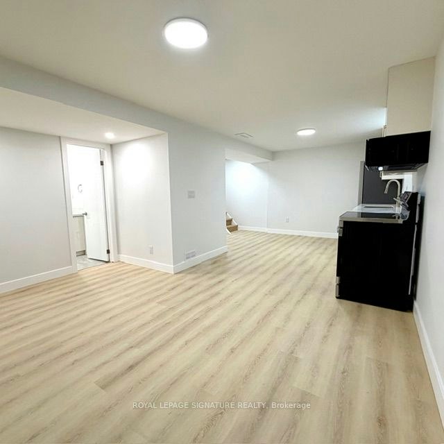 Lower-293 Glebemount Avenue, Toronto, ON, M4C 3V4 - 7
